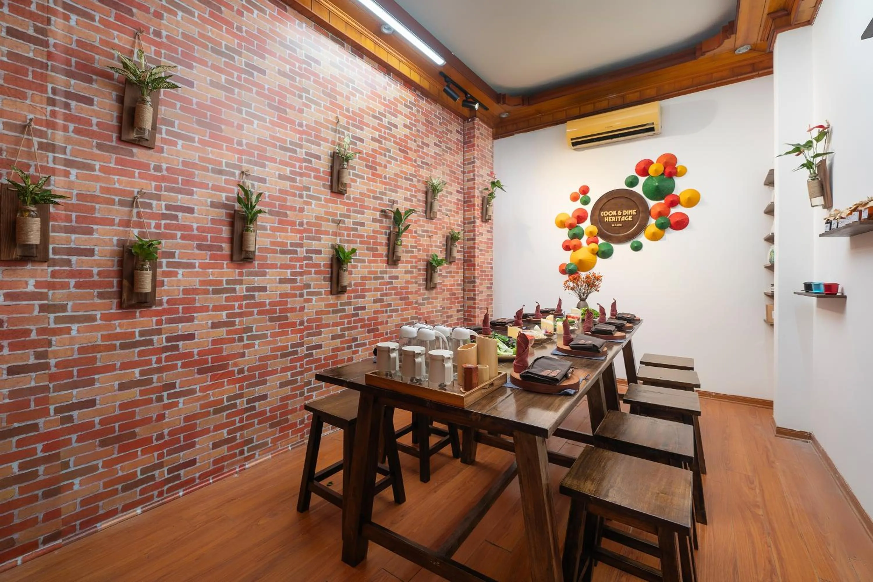 Restaurant/places to eat in Hanoi Solo Hostel