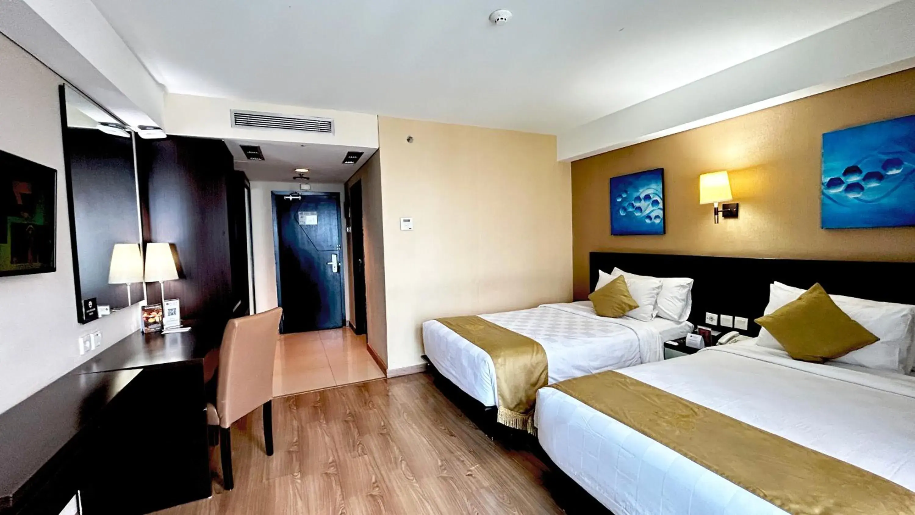 Deluxe Twin Room - Smoking in Best Western Premier The Hive Deluxe Twin Room - Smoking in Best Western Premier The Hive