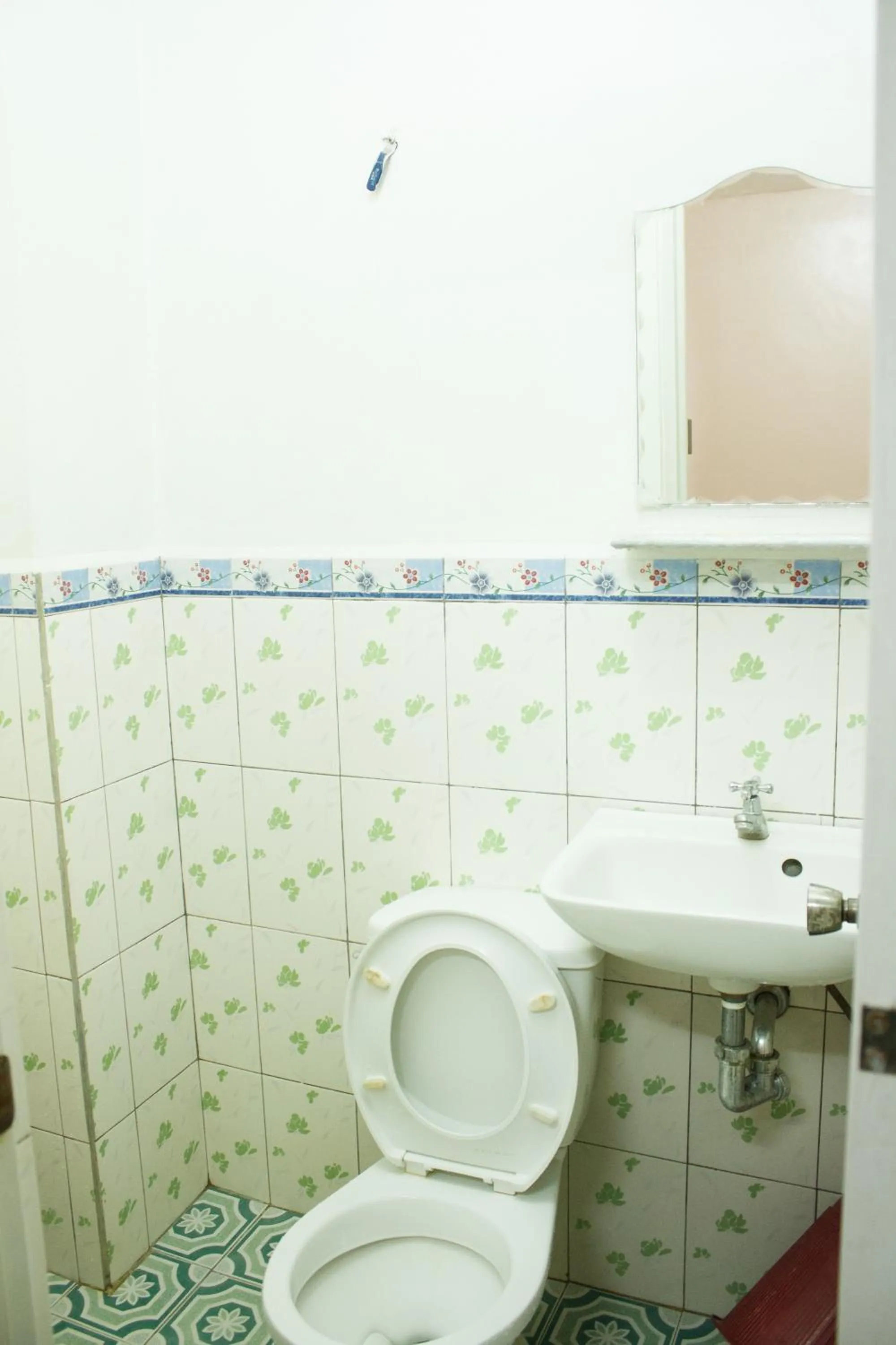 Shower in GV Hotel - Naval