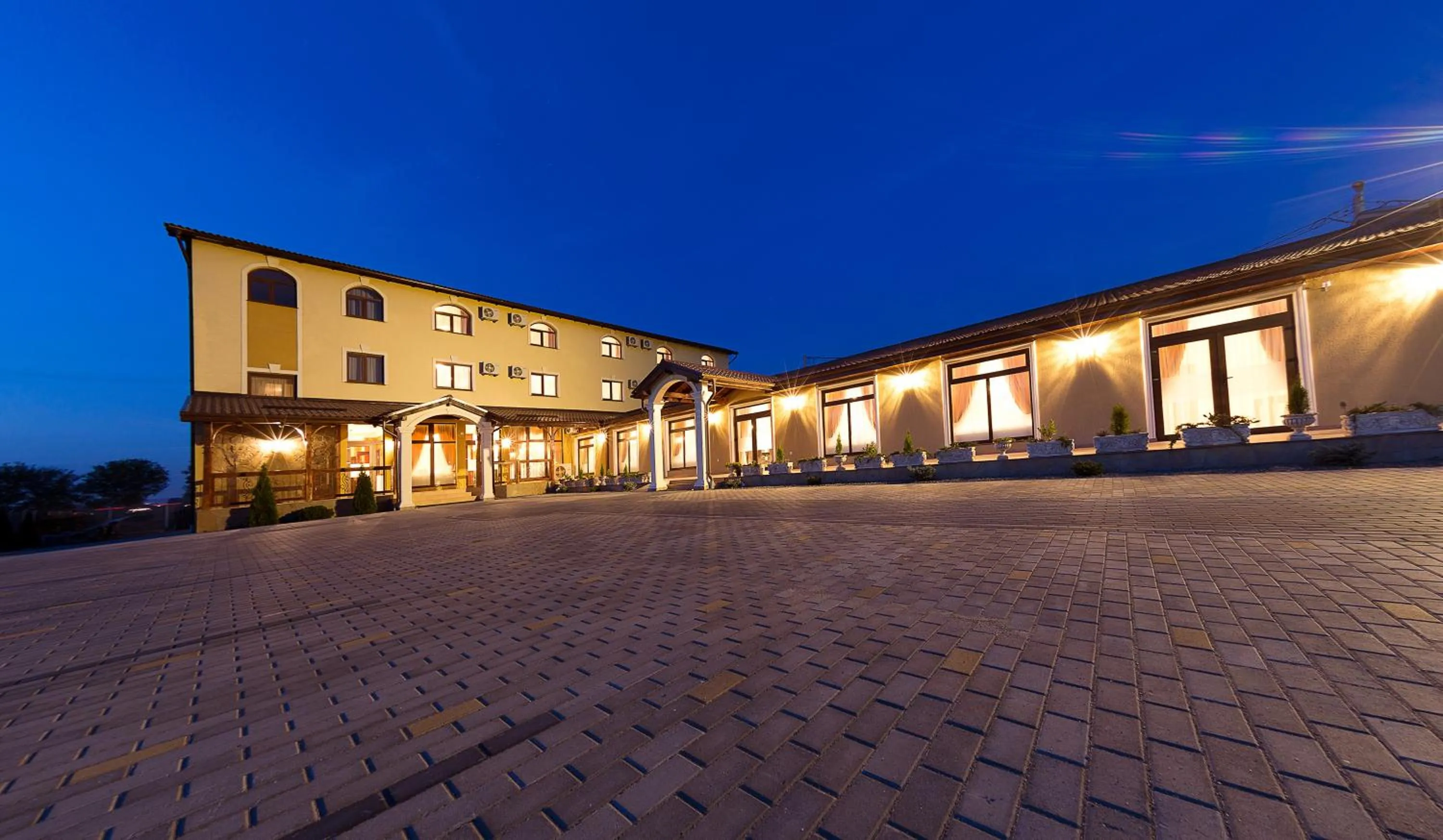 Facade/entrance in Pensiunea Select