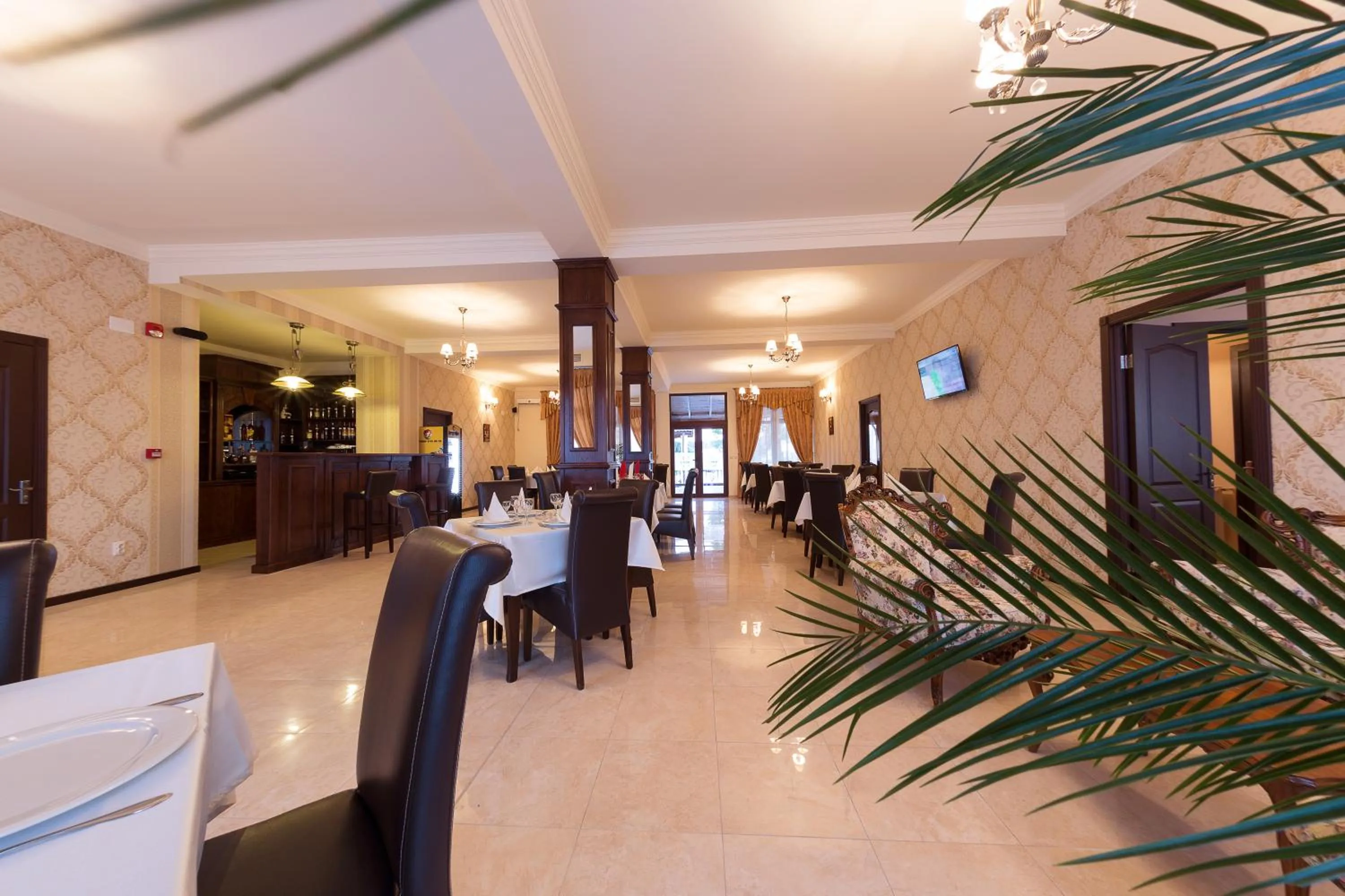 Restaurant/places to eat in Pensiunea Select