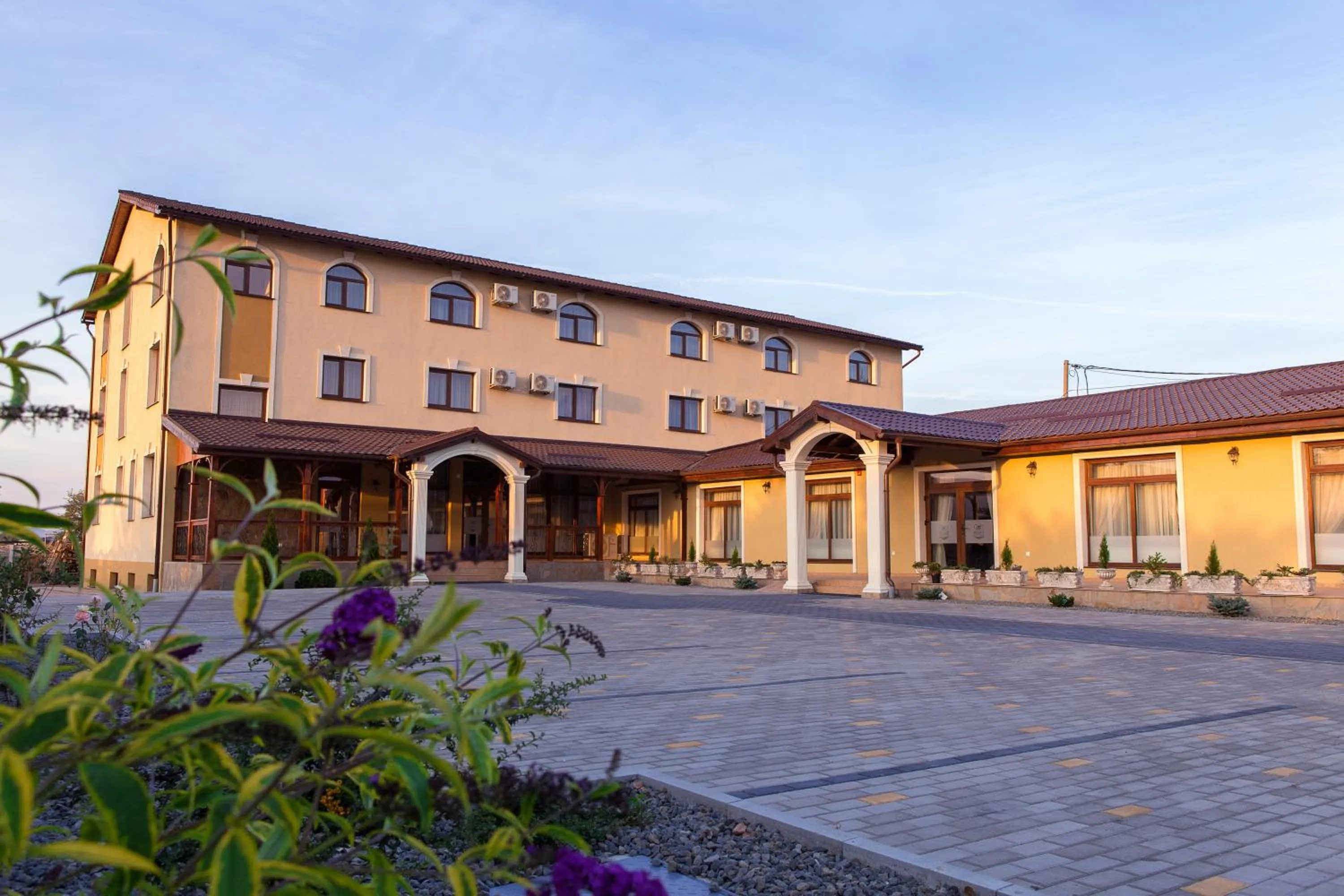 Facade/entrance in Pensiunea Select