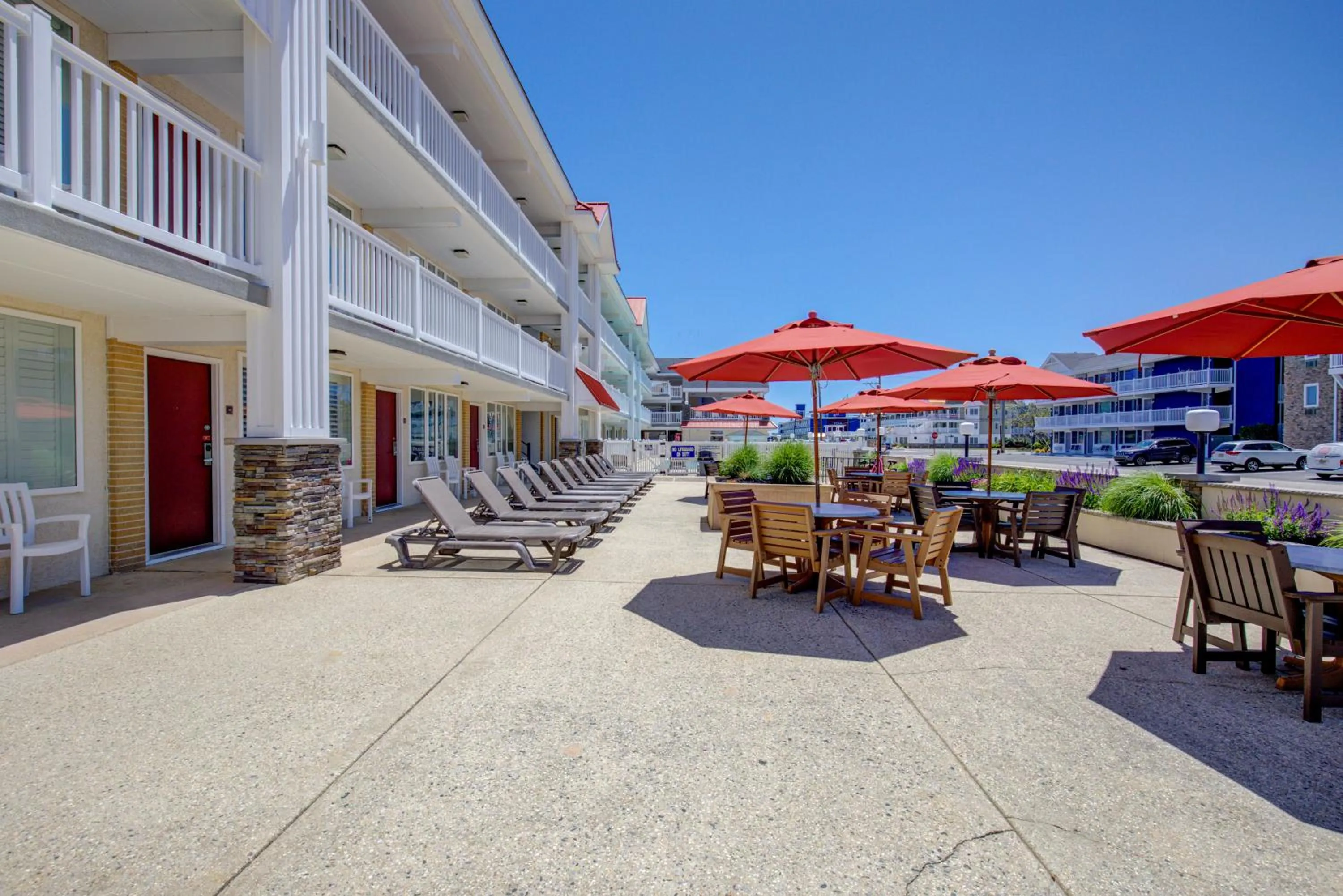 Property building in Desert Sand Resort
