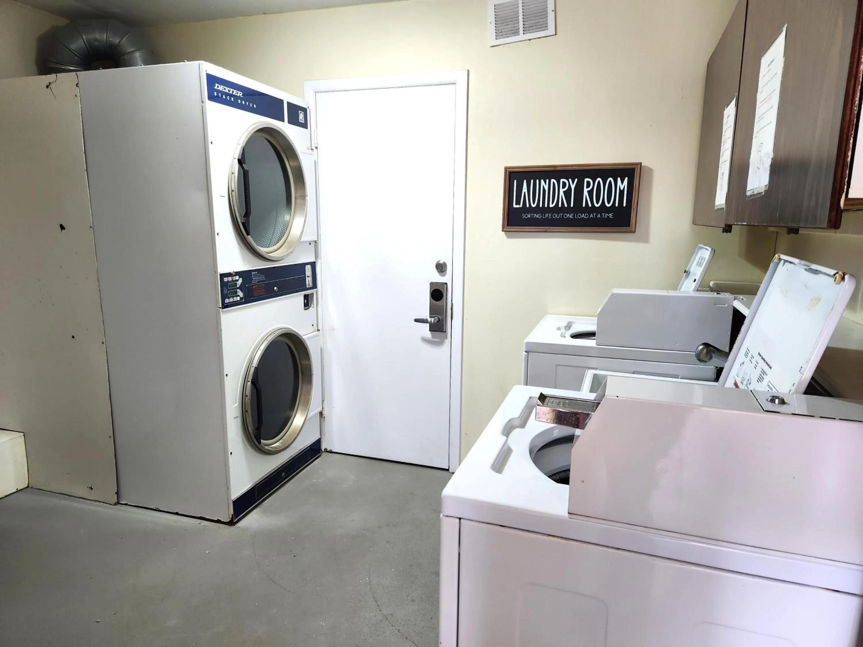 laundry in Desert Sand Resort