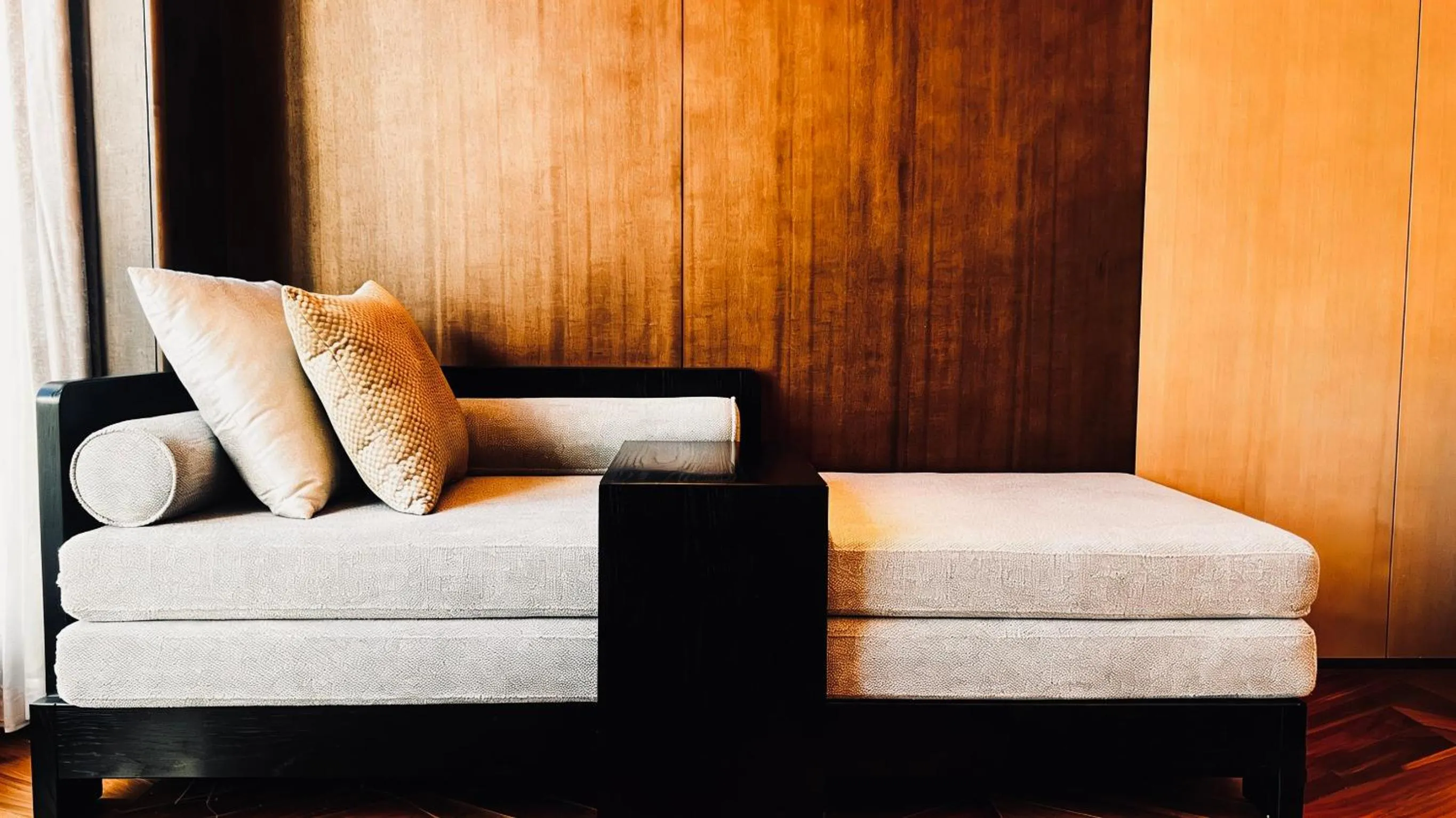 room service, Bed in The Purple Horse Hotel Beijing