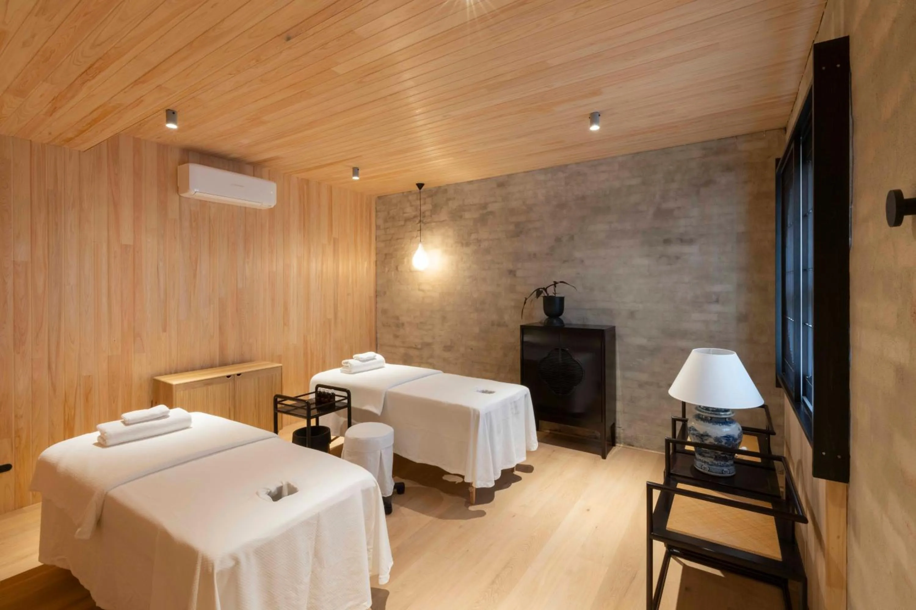 Spa and wellness centre/facilities, Bed in In The Brick Spa And Hotel