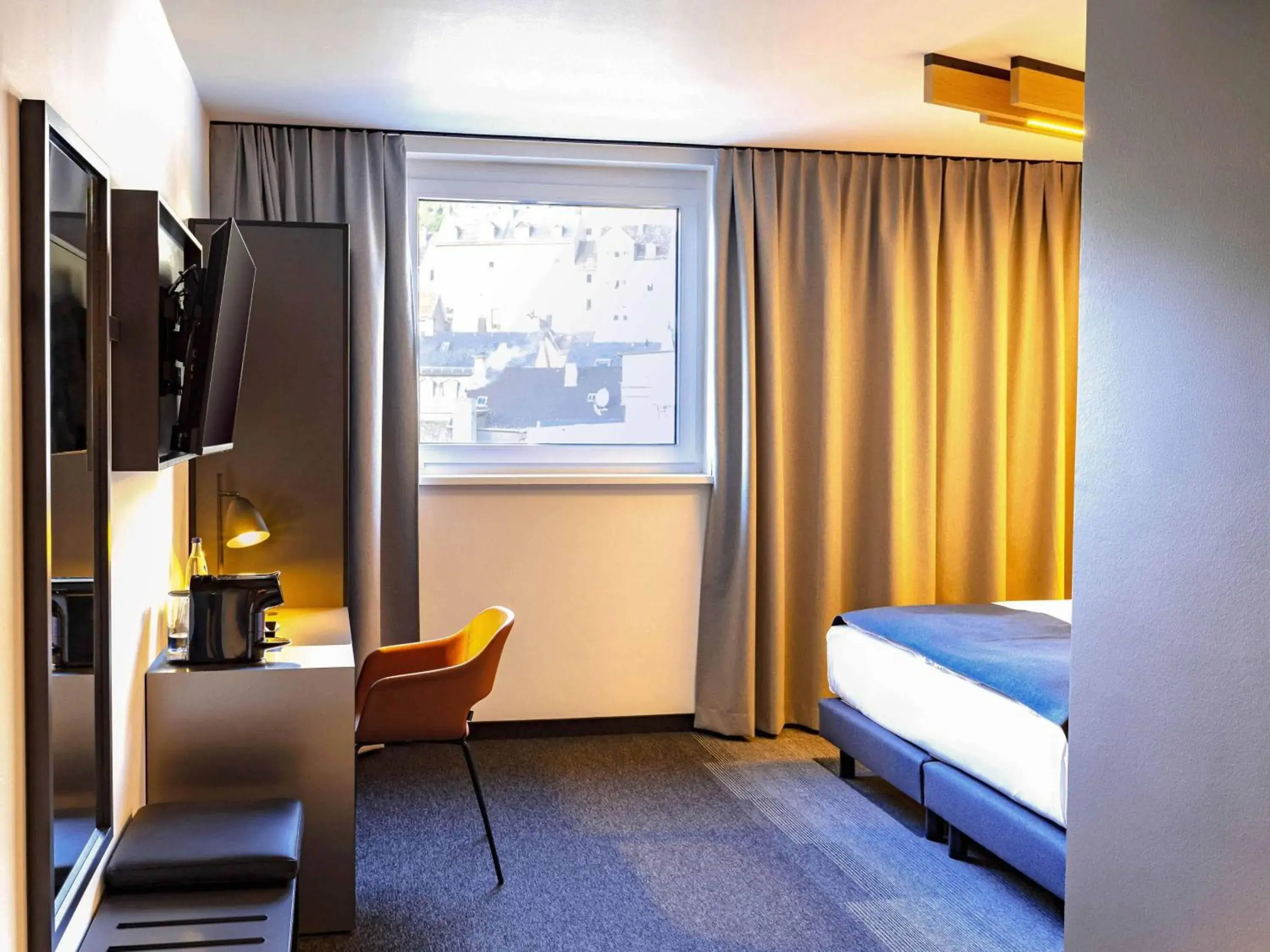 Photo of the whole room, Bed in B&B Hotel München-Trudering Photo of the whole room, Bed in B&B Hotel München-Trudering