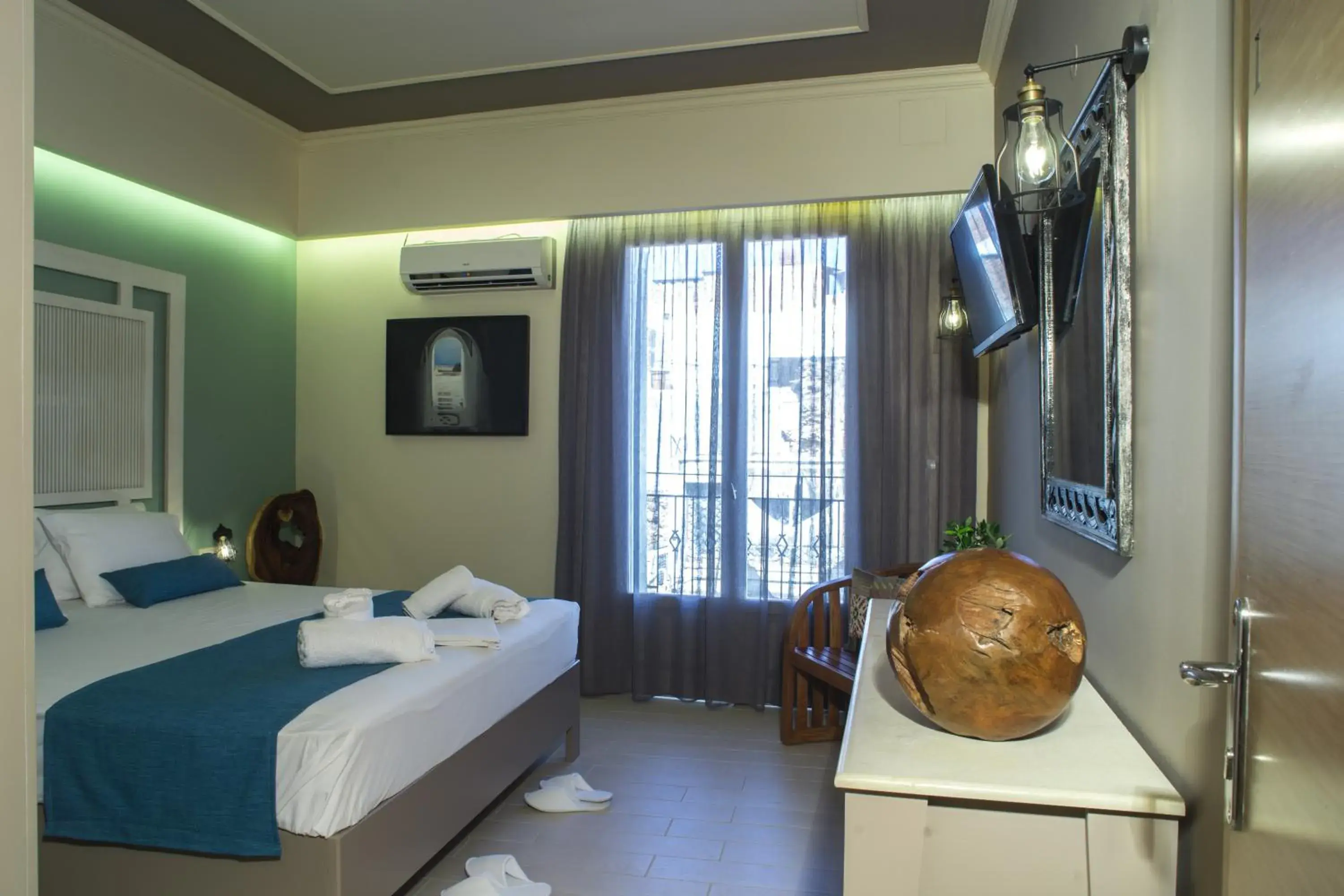 Classic Room with Balcony in Elia Potie Classic Room with Balcony in Elia Potie