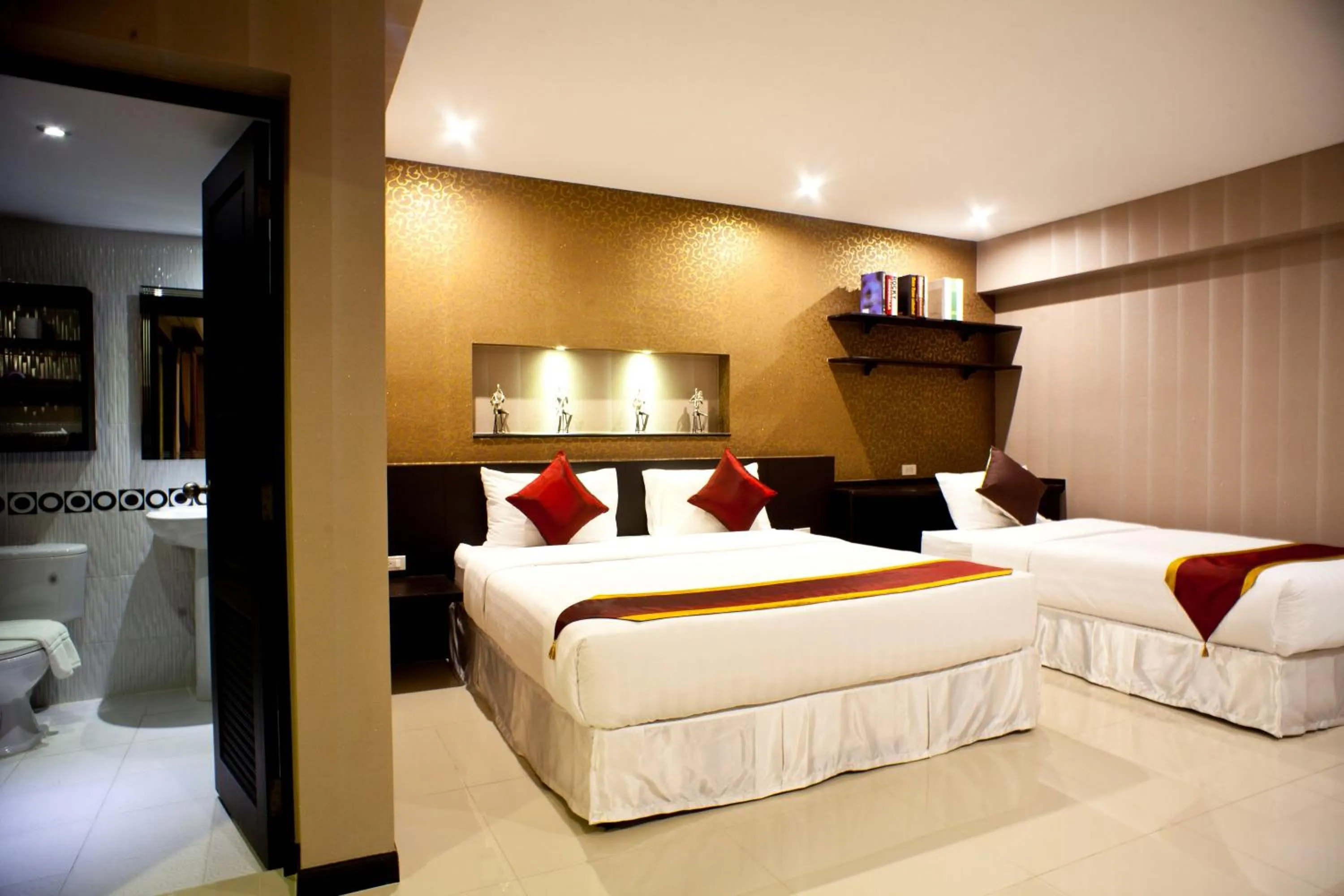 Bedroom, Bed in Chateau de Sukhumvit