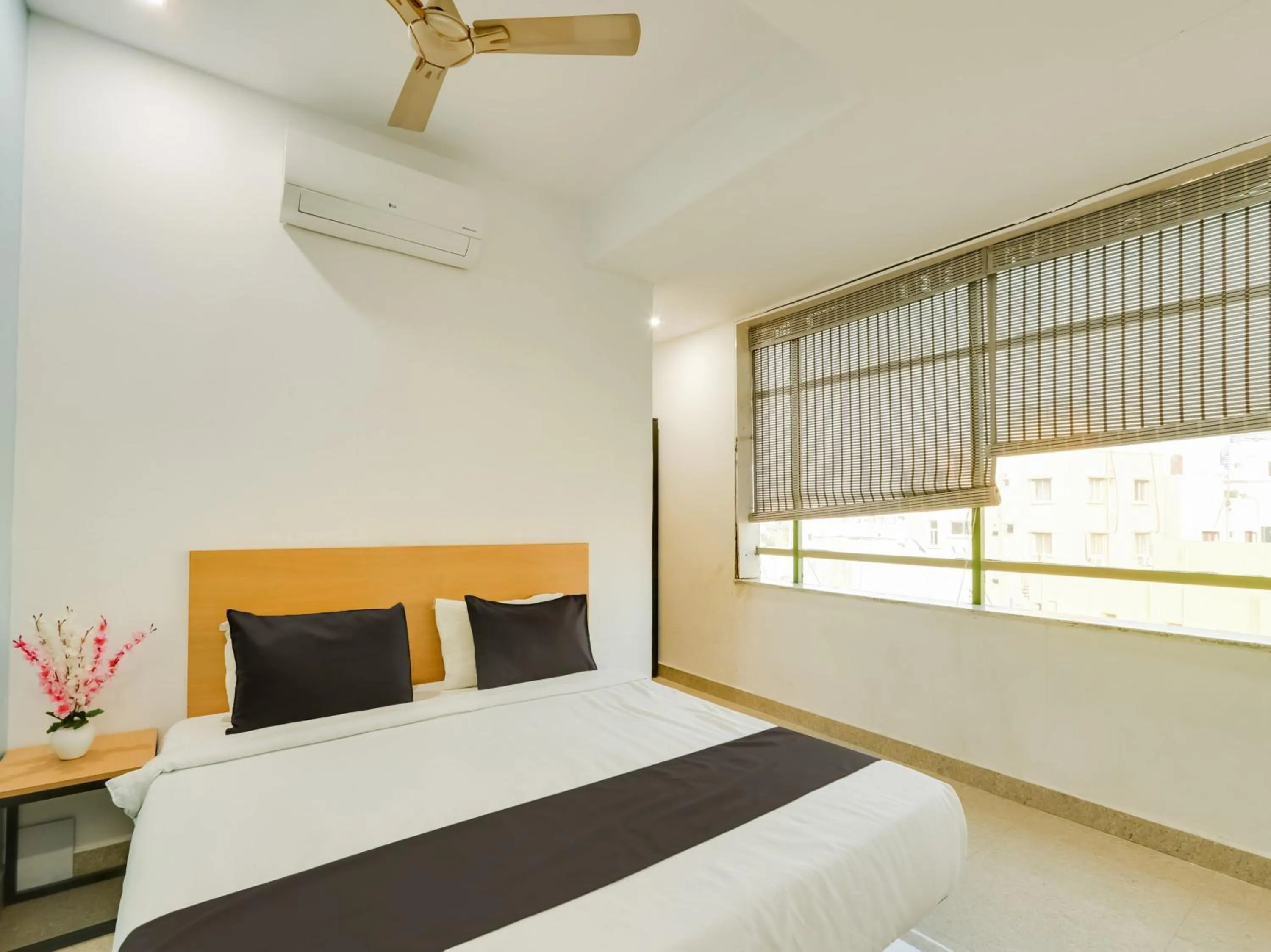 Bedroom, Bed in Super Townhouse Qualia Prime