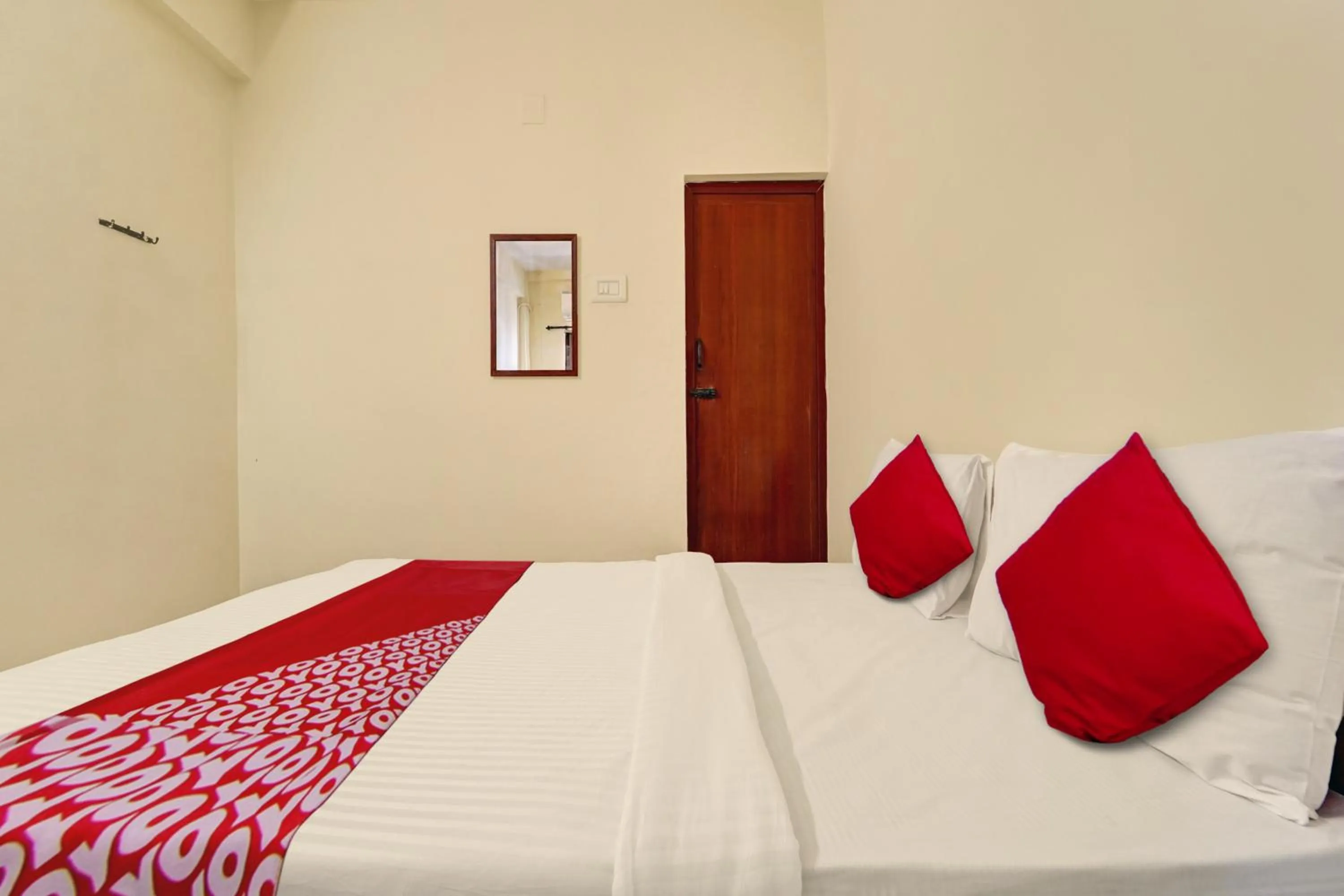 Bedroom, Bed in Hotel O Trident Inn