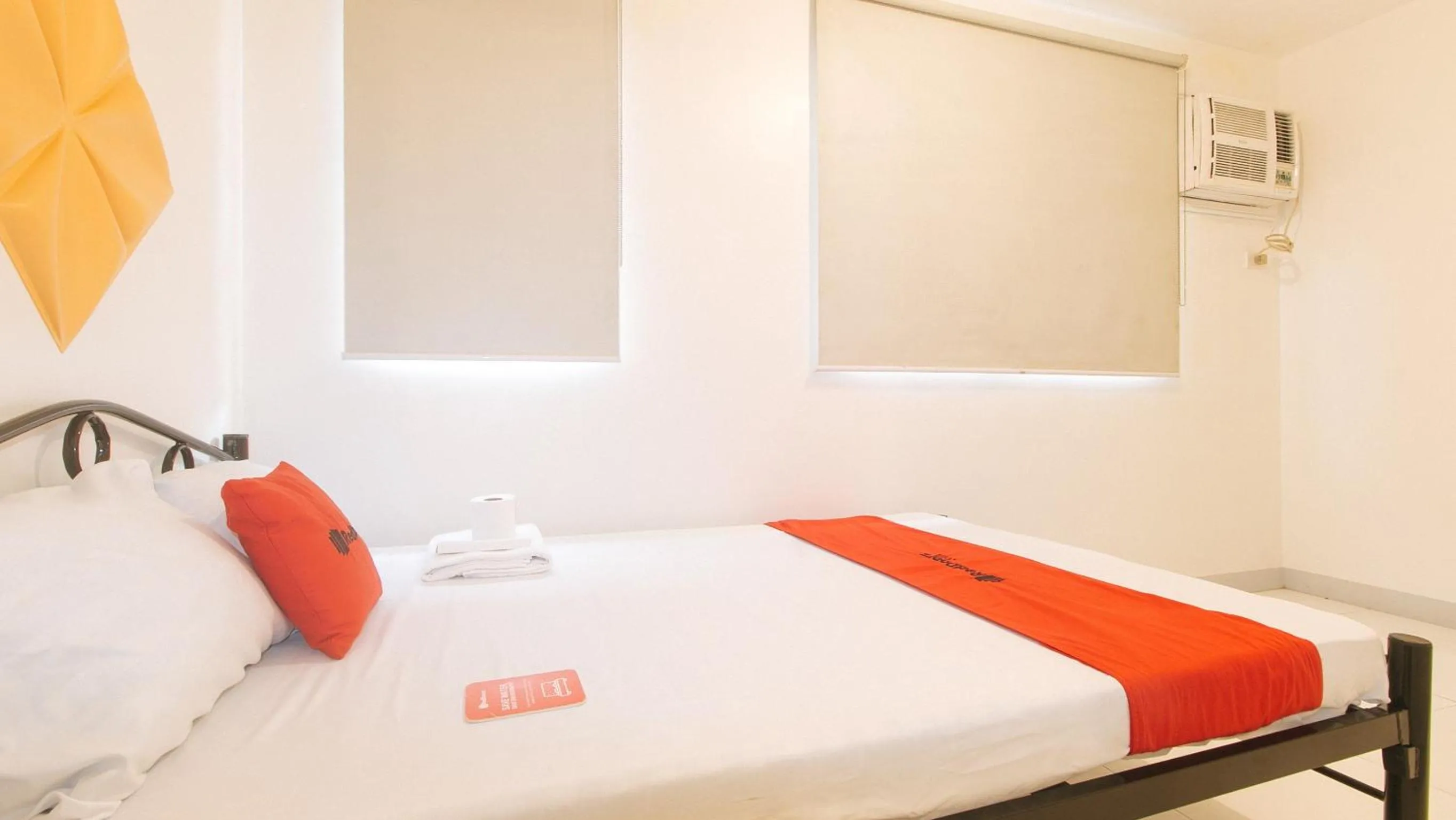 Bedroom, Bed in RedDoorz @ The Vjour Hotel Makati