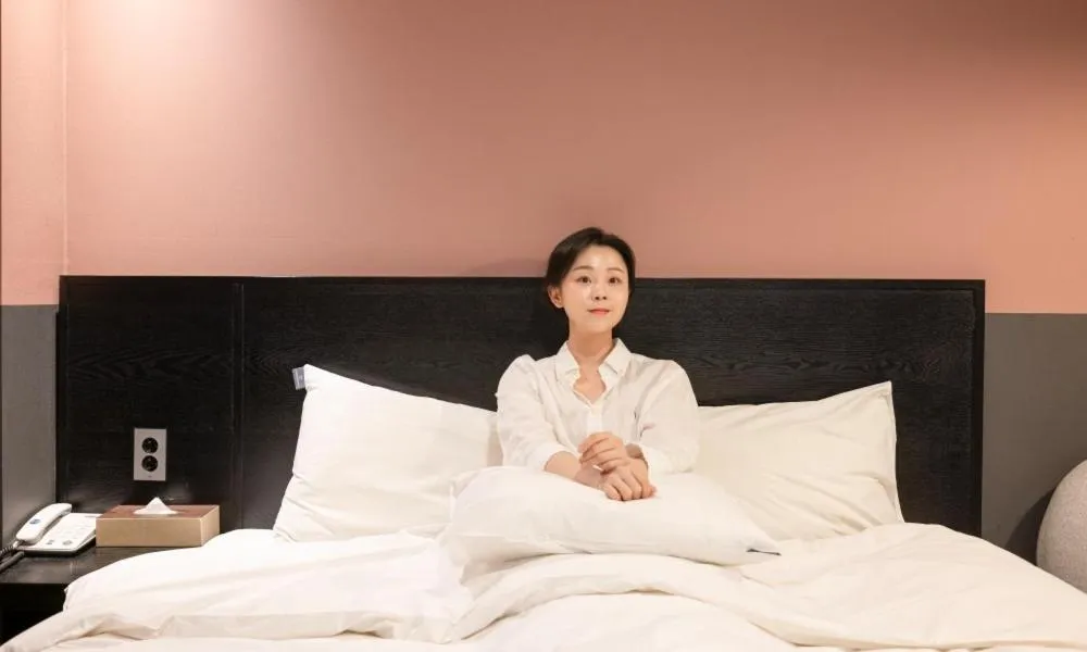 Bed in Cheongju Hotel Dictionary