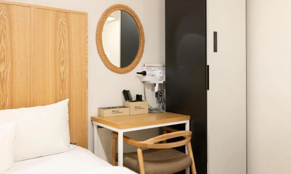 Bed in Cheongju Hotel Dictionary