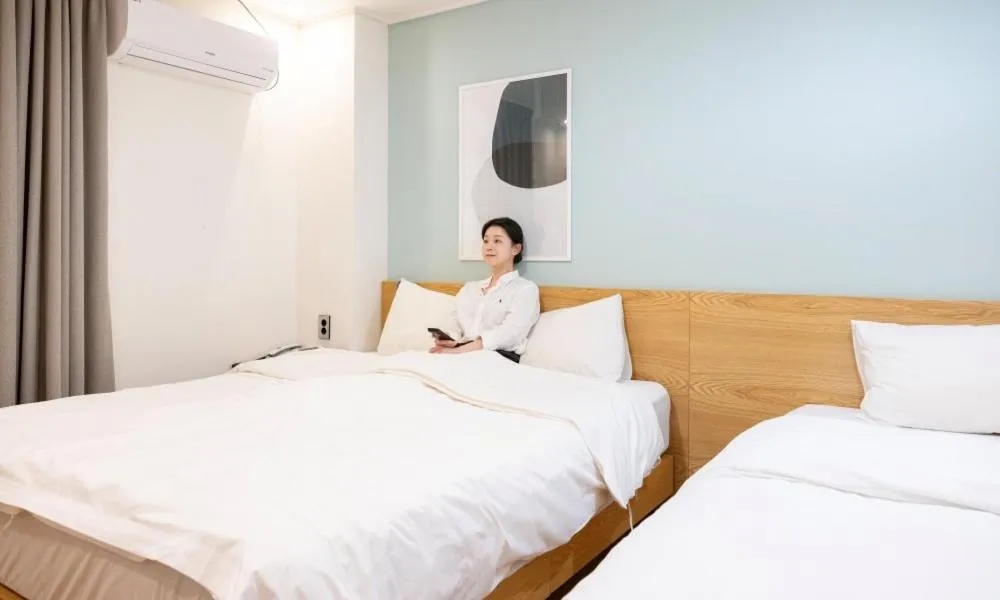 Bed in Cheongju Hotel Dictionary