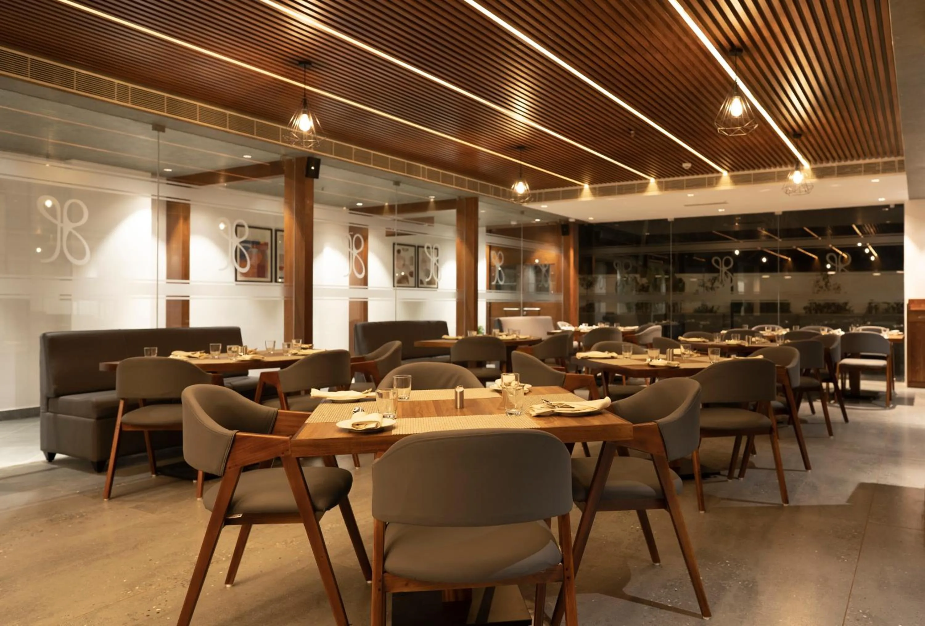 Restaurant/places to eat in Gokulam Park Guruvayur