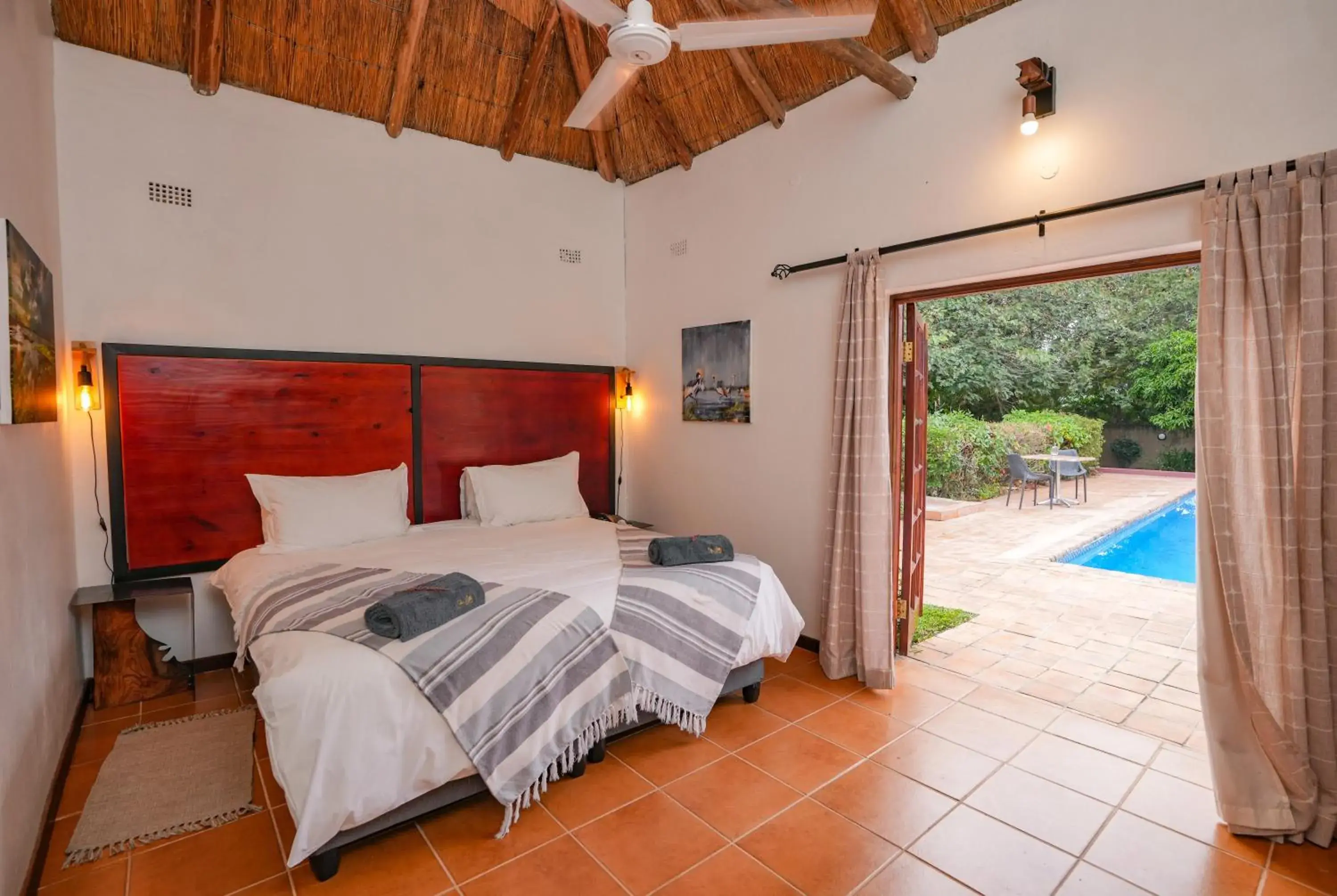 Deluxe Double or Twin Room - single occupancy in The Little Outlook Deluxe Double or Twin Room - single occupancy in The Little Outlook