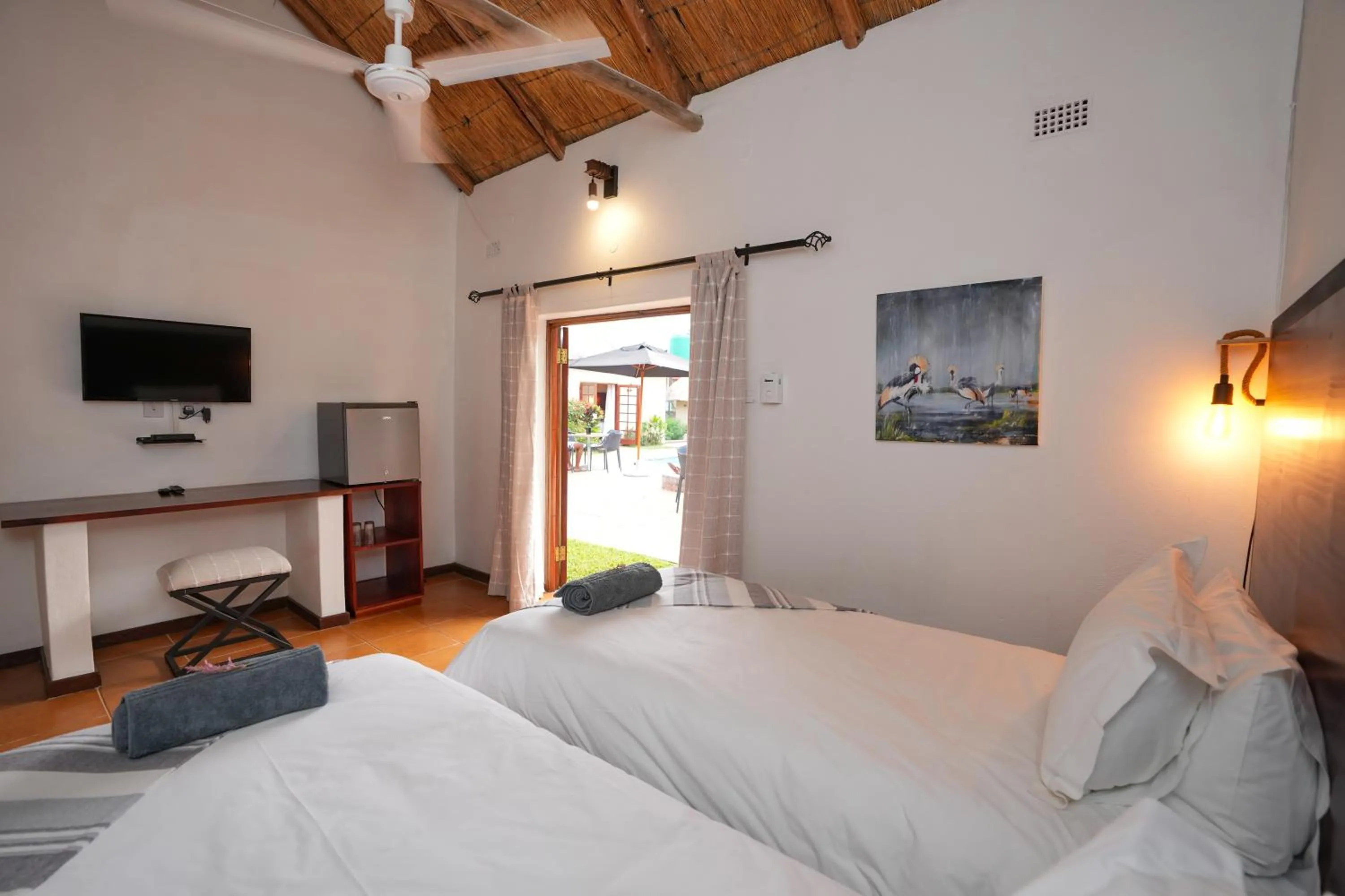 Bedroom, Bed in The Little Outlook