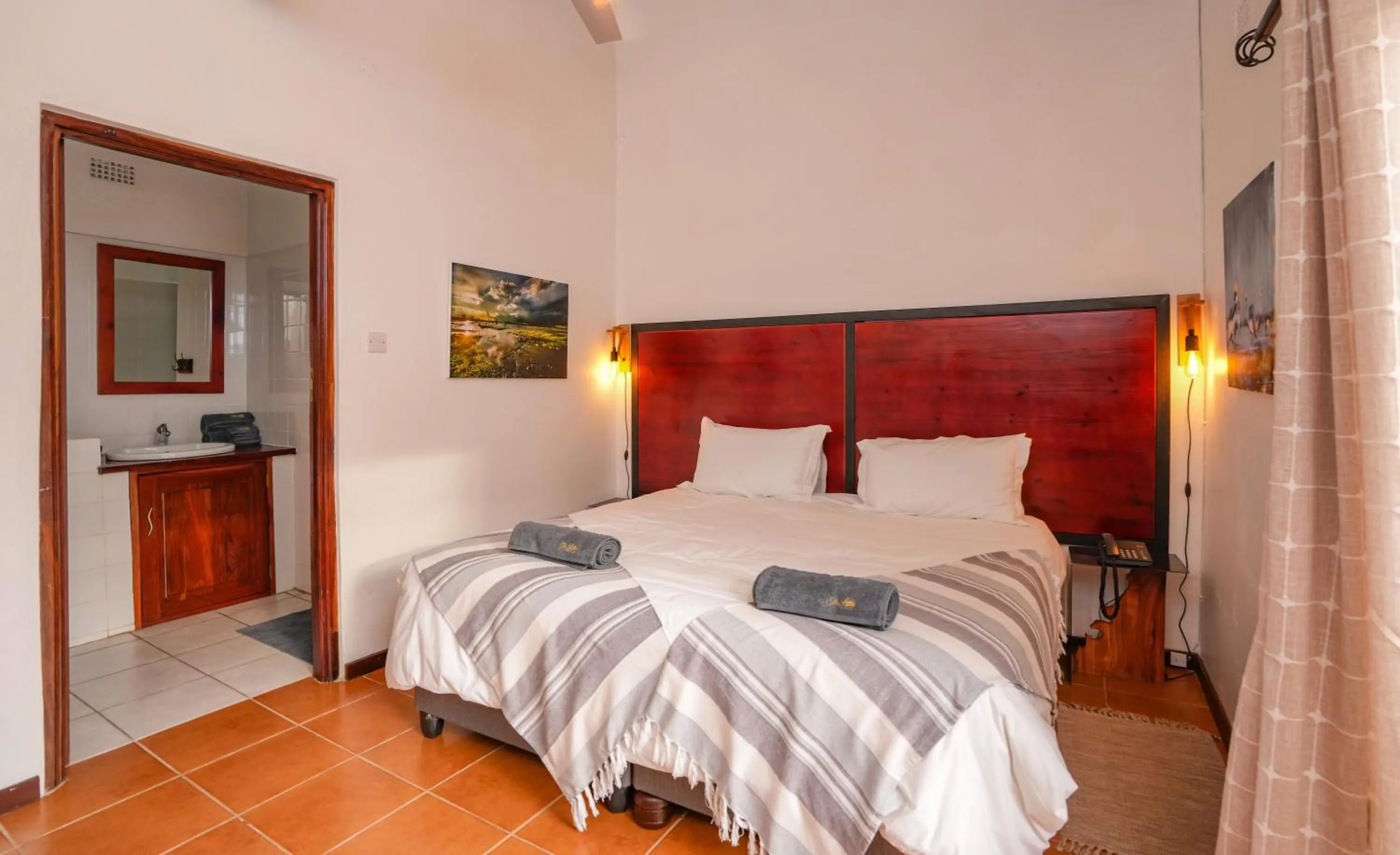 Bedroom, Bed in The Little Outlook