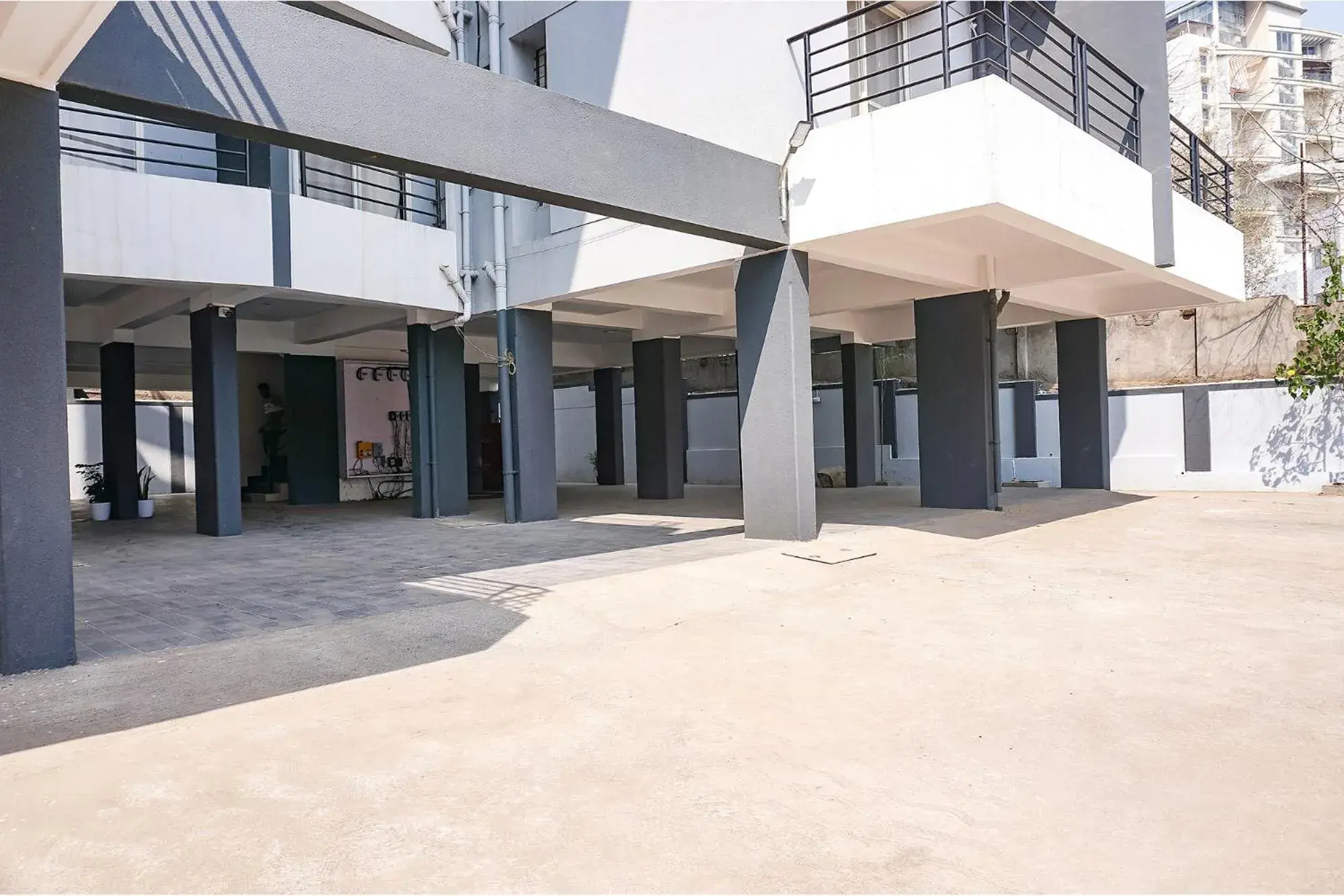 Property building in FabHotel Majestic Luxurious - Nr Rajaram Bhiku Pathare Stadium Property building in FabHotel Majestic Luxurious - Nr Rajaram Bhiku Pathare Stadium