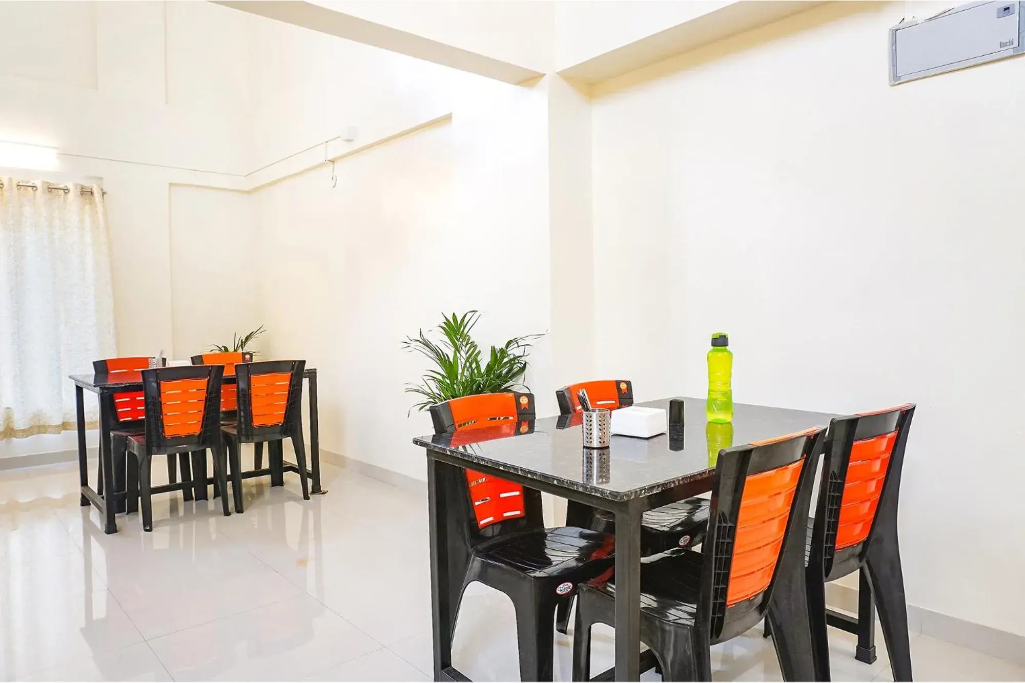 Restaurant/places to eat in FabHotel Majestic Luxurious - Nr Rajaram Bhiku Pathare Stadium Restaurant/places to eat in FabHotel Majestic Luxurious - Nr Rajaram Bhiku Pathare Stadium