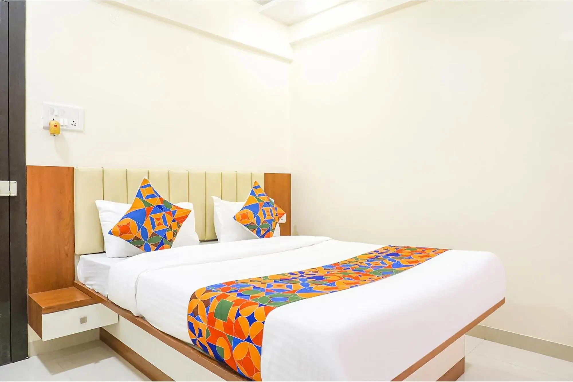 Bed in FabHotel Majestic Luxurious - Nr Rajaram Bhiku Pathare Stadium Bed in FabHotel Majestic Luxurious - Nr Rajaram Bhiku Pathare Stadium