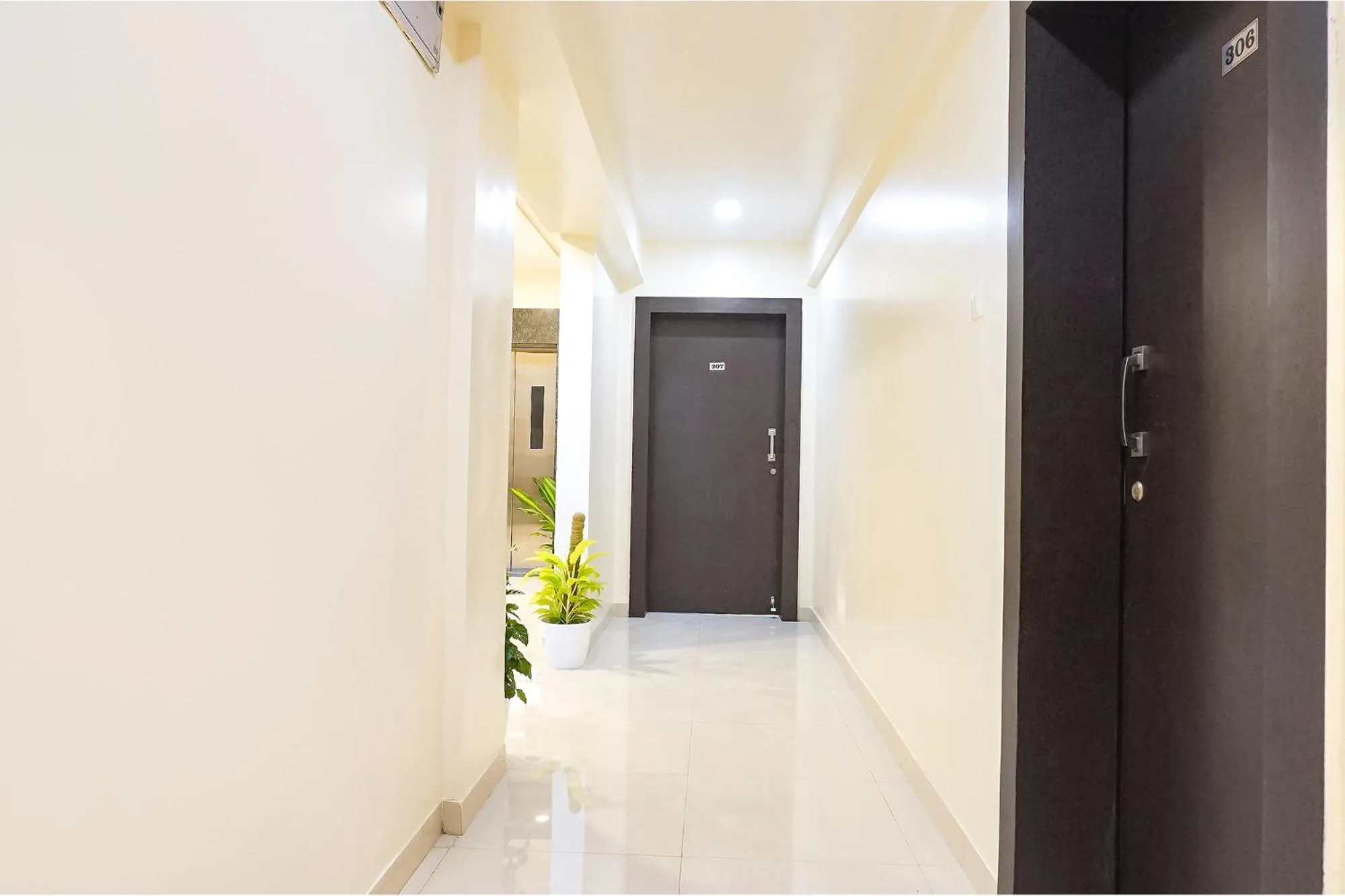 Lobby or reception in FabHotel Majestic Luxurious - Nr Rajaram Bhiku Pathare Stadium