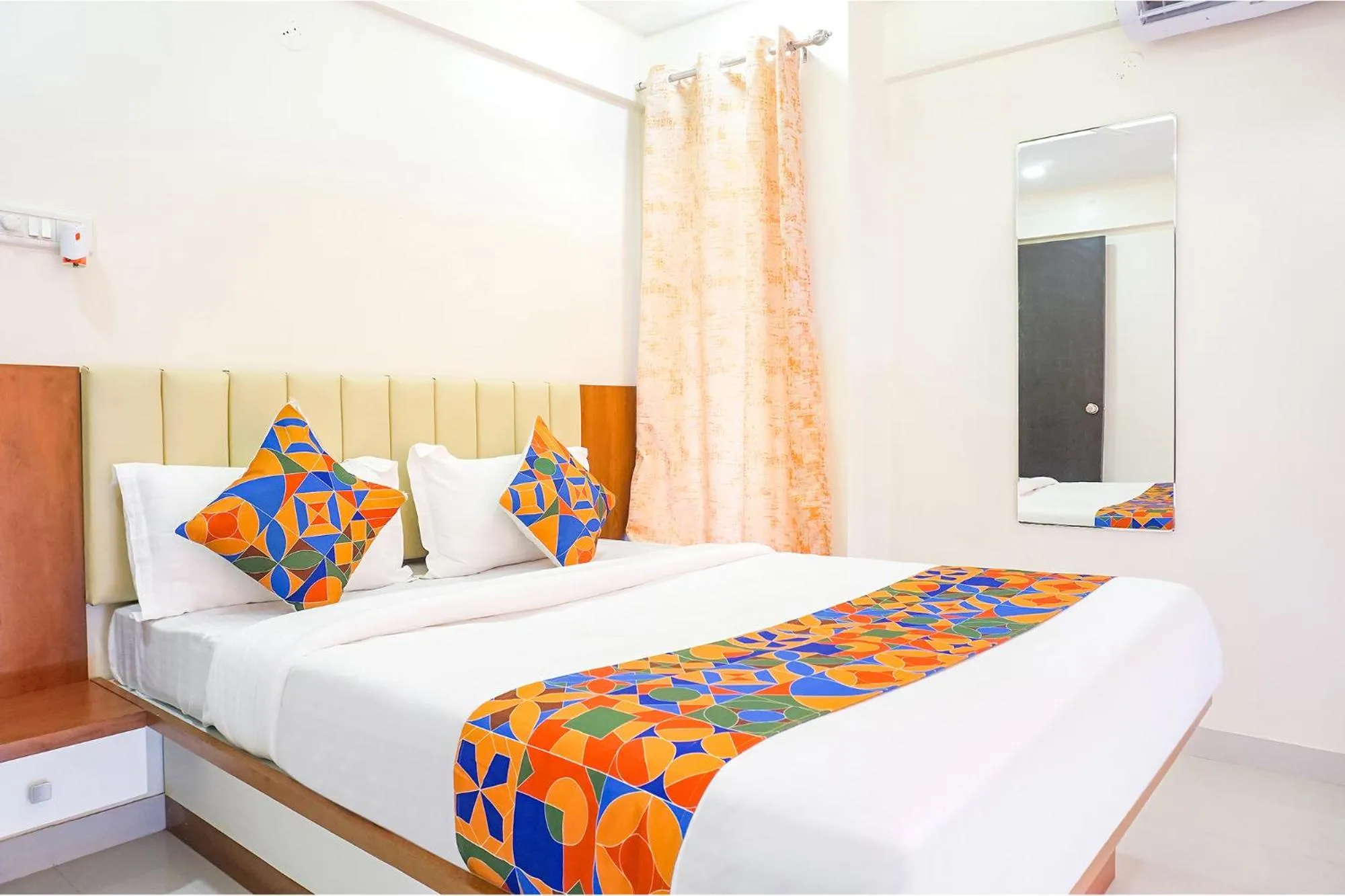 Bed in FabHotel Majestic Luxurious - Nr Rajaram Bhiku Pathare Stadium