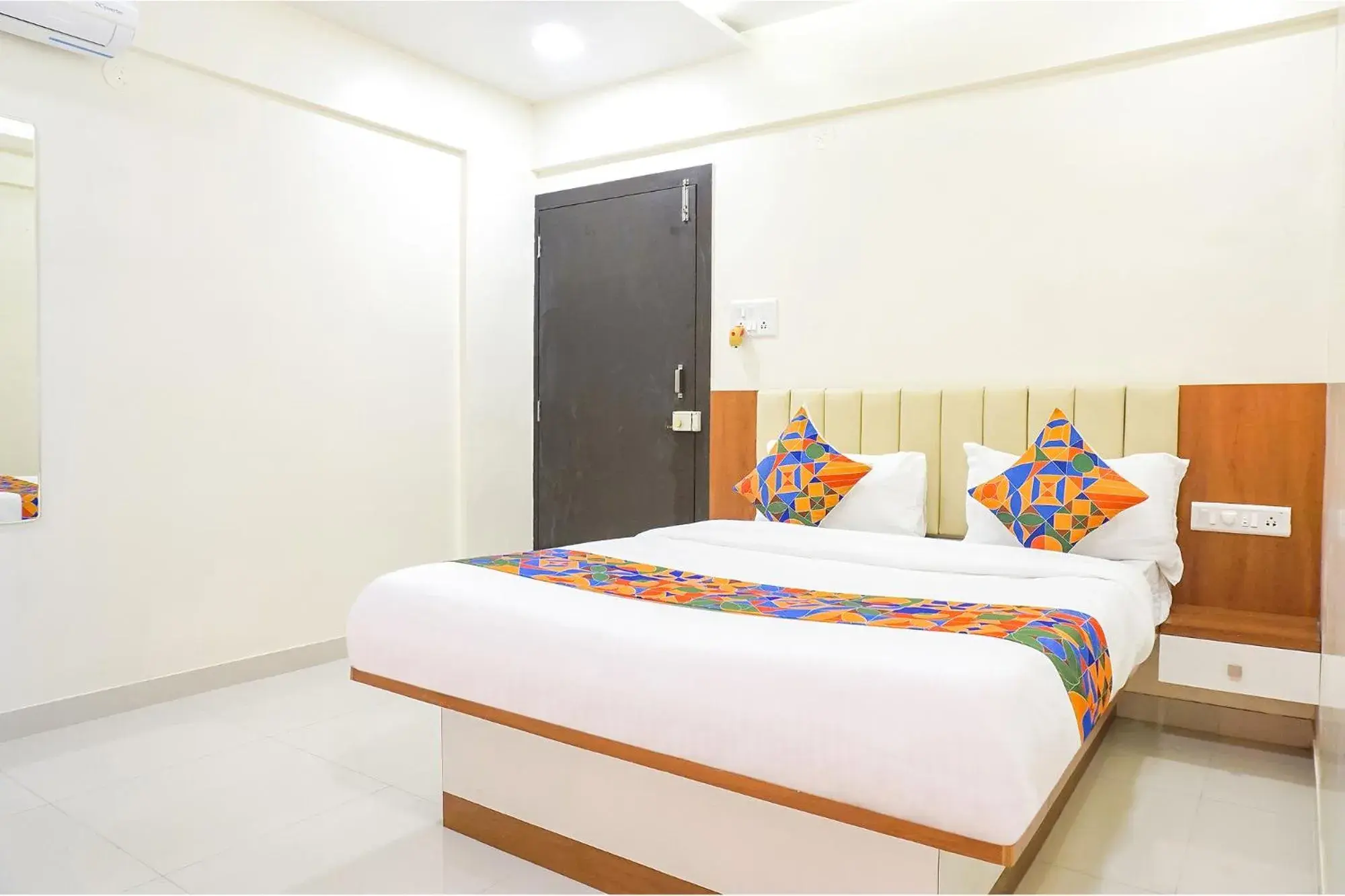Bed in FabHotel Majestic Luxurious - Nr Rajaram Bhiku Pathare Stadium Bed in FabHotel Majestic Luxurious - Nr Rajaram Bhiku Pathare Stadium