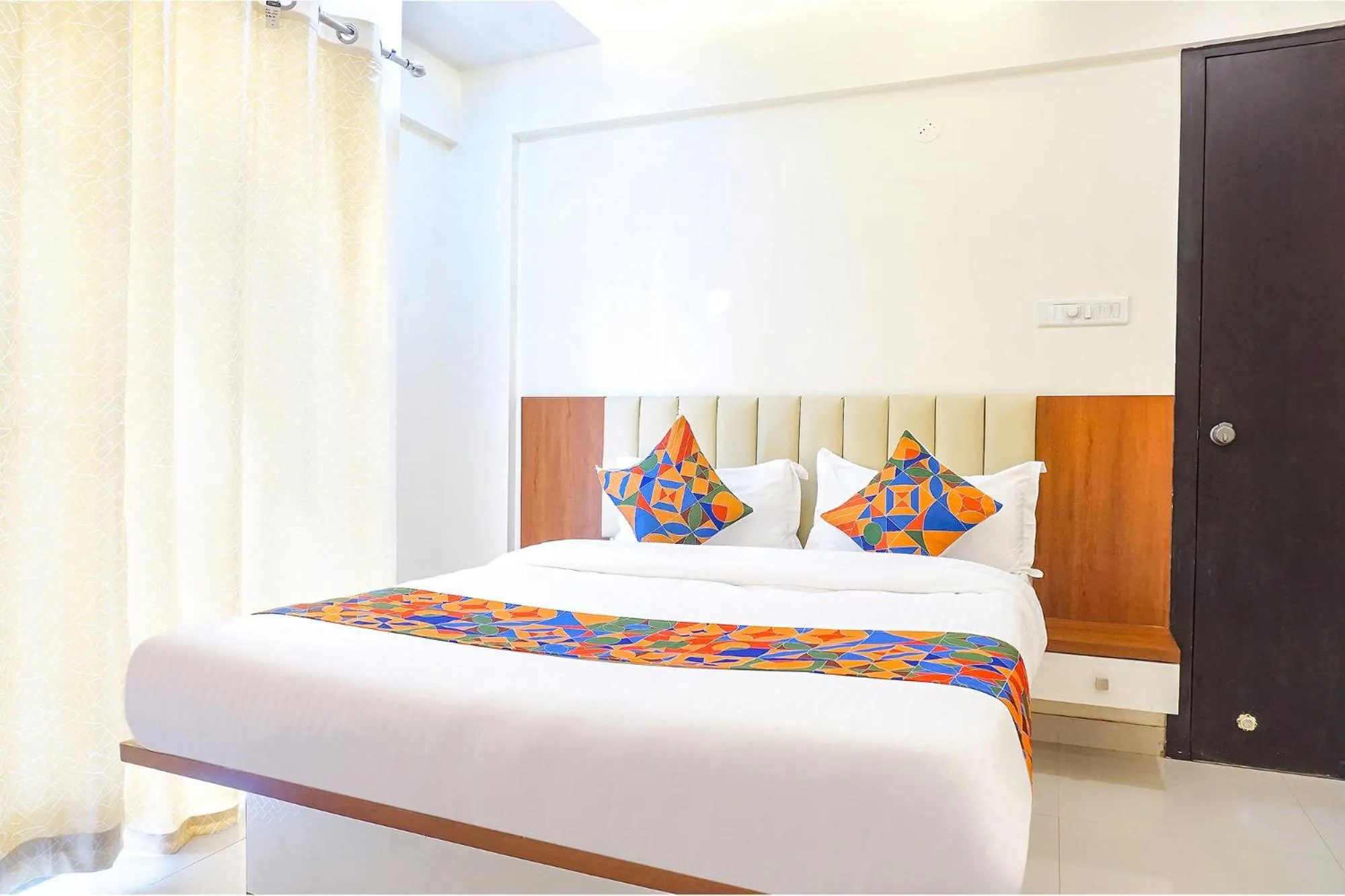 Bed in FabHotel Majestic Luxurious - Nr Rajaram Bhiku Pathare Stadium
