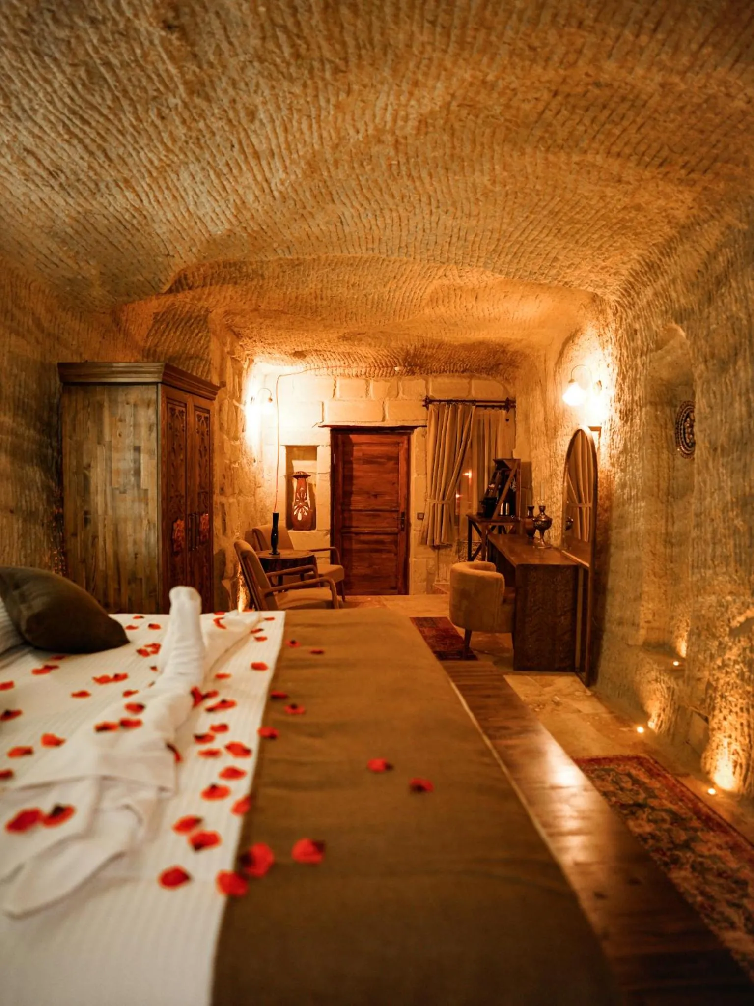 Photo of the whole room, Bed in Lost City Cappadocia