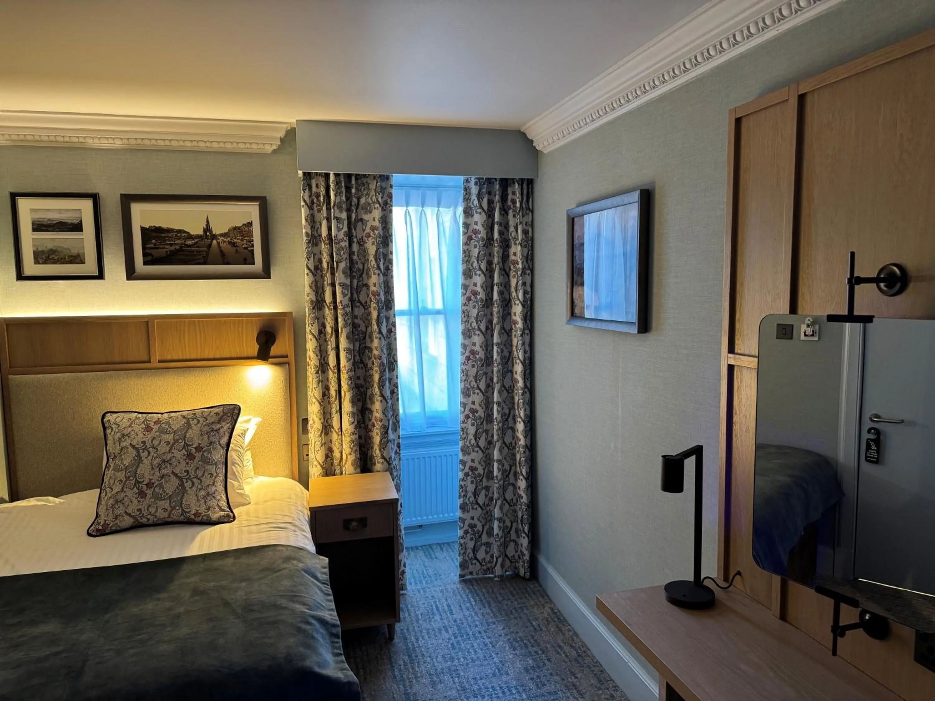 Bedroom, Bed in The Parliament House Hotel