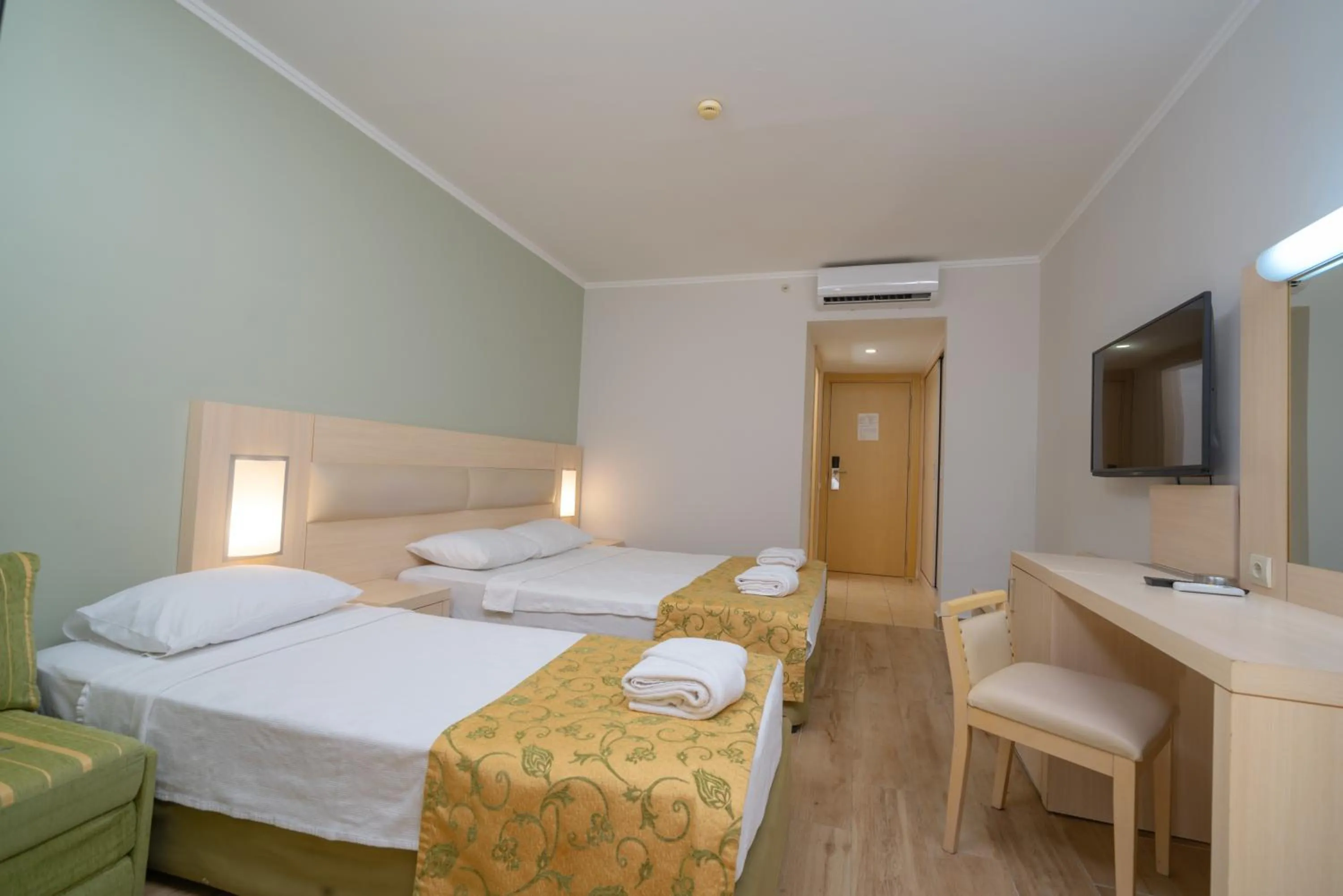 Bedroom, Bed in White Lilyum Hotel - All Inclusive