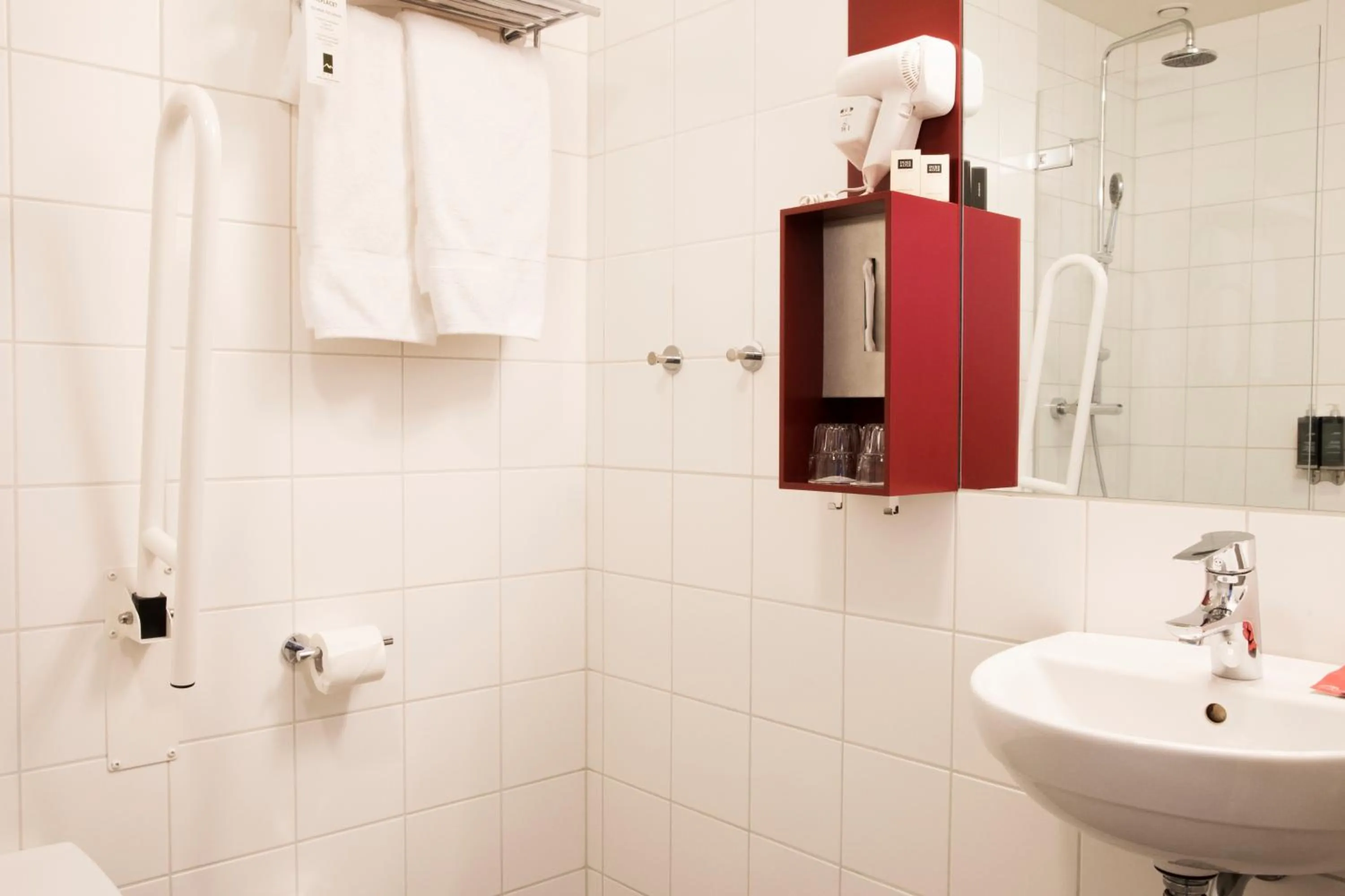 Bathroom in Fosshotel Reykjavík