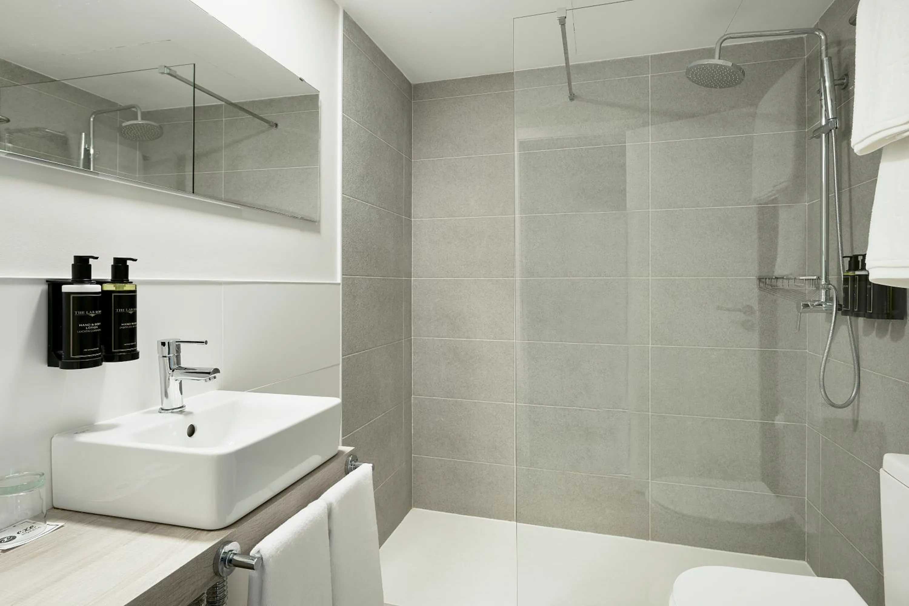 Bathroom in Exe Portals Nous