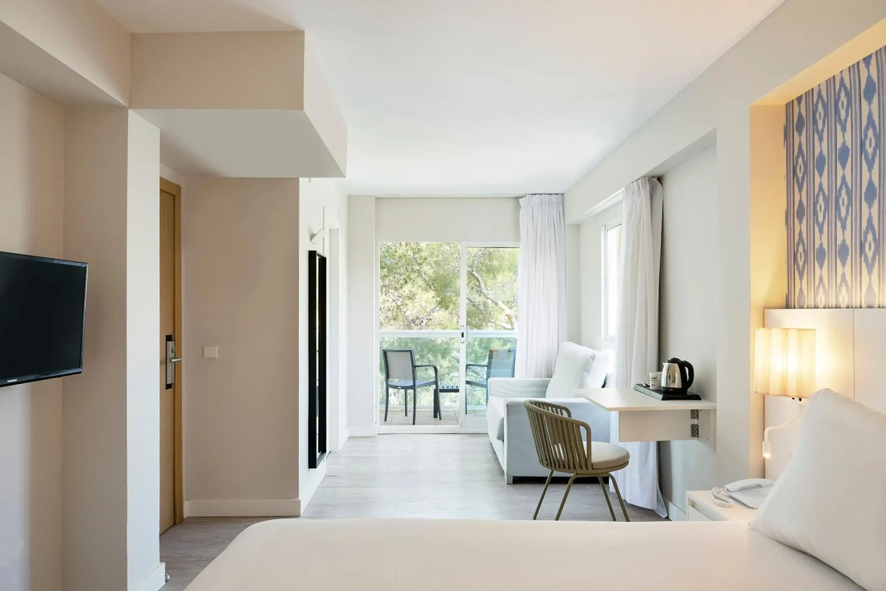 Coffee/tea facilities, Bed in Exe Portals Nous Coffee/tea facilities, Bed in Exe Portals Nous