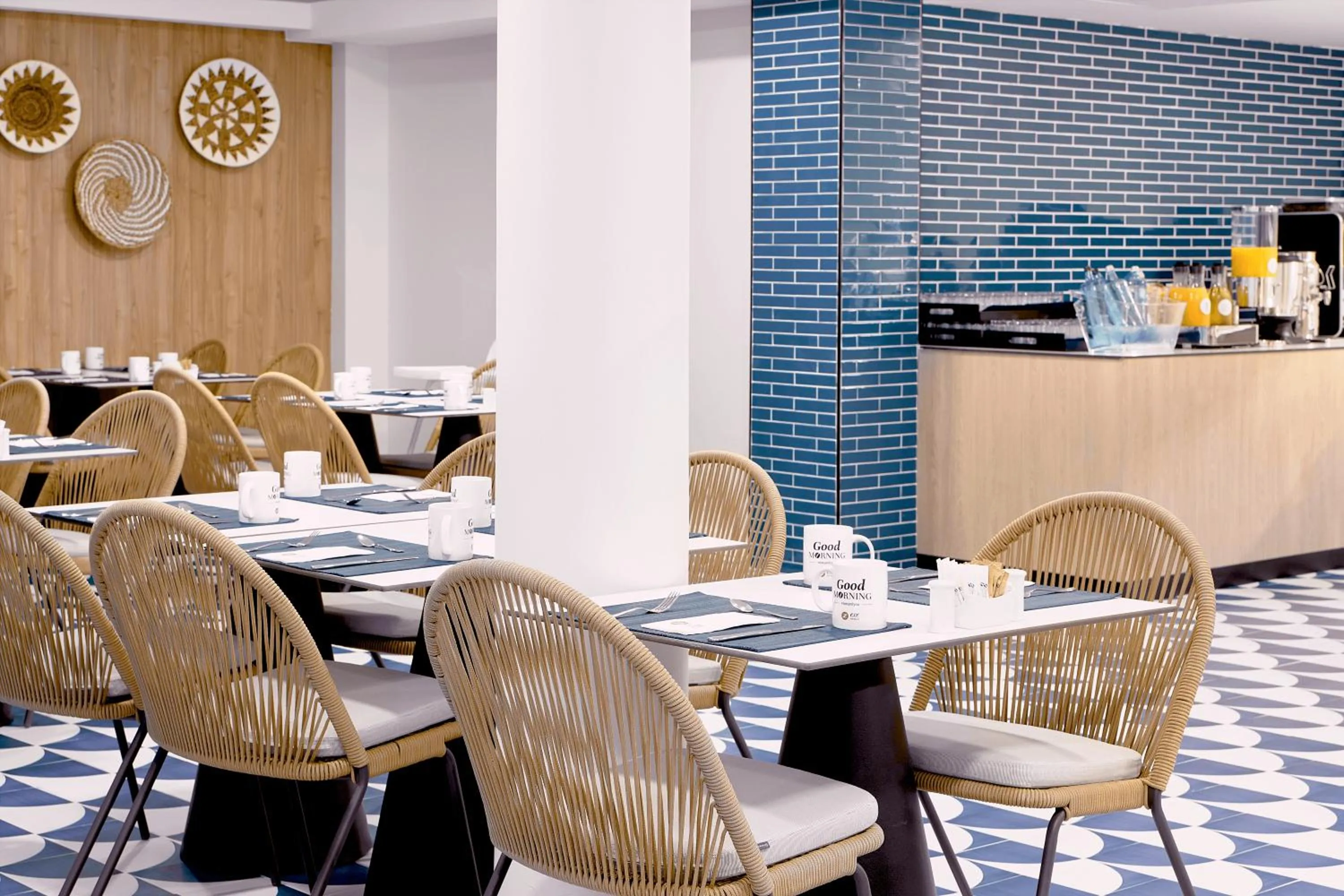 Breakfast in Exe Portals Nous