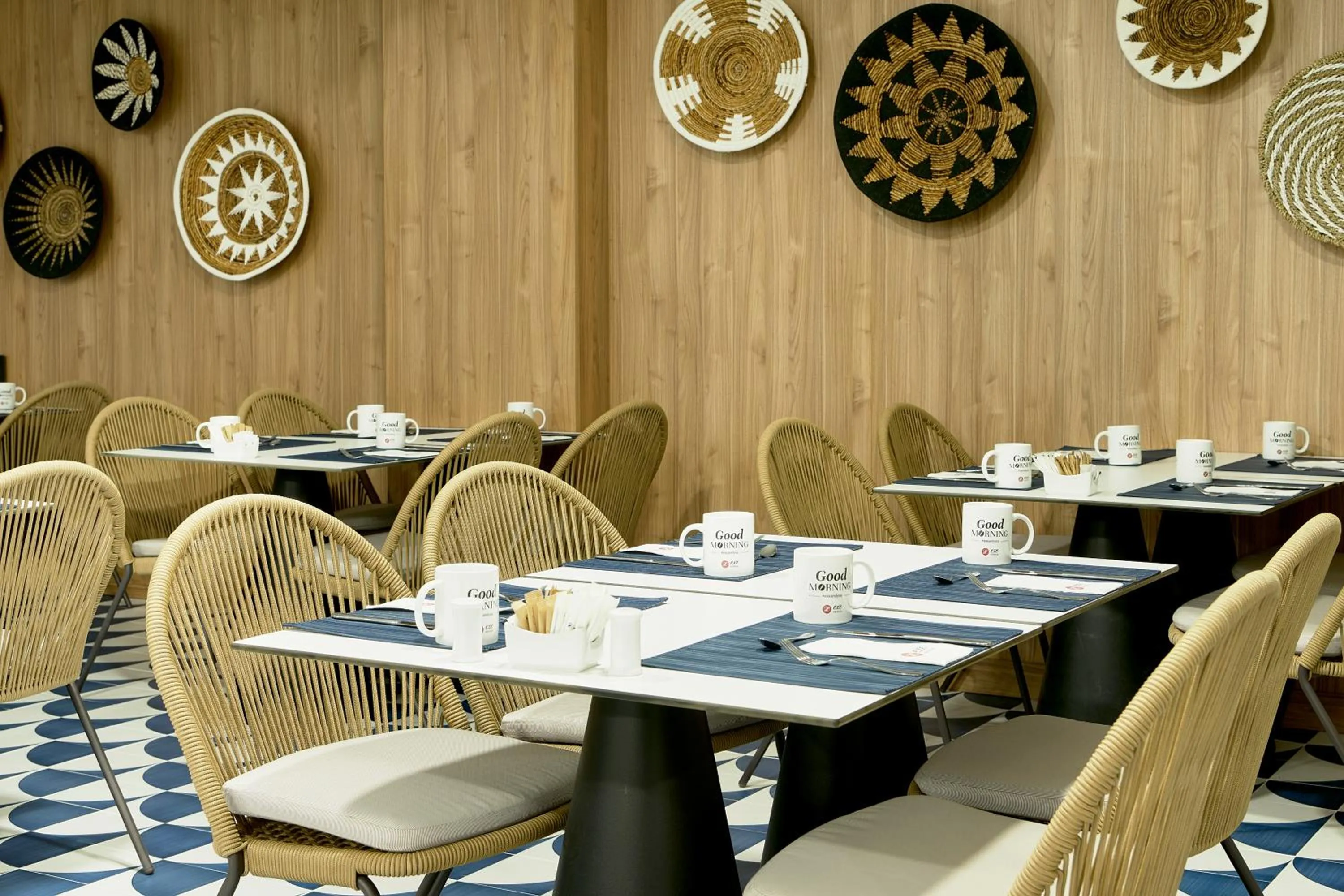 Breakfast in Exe Portals Nous