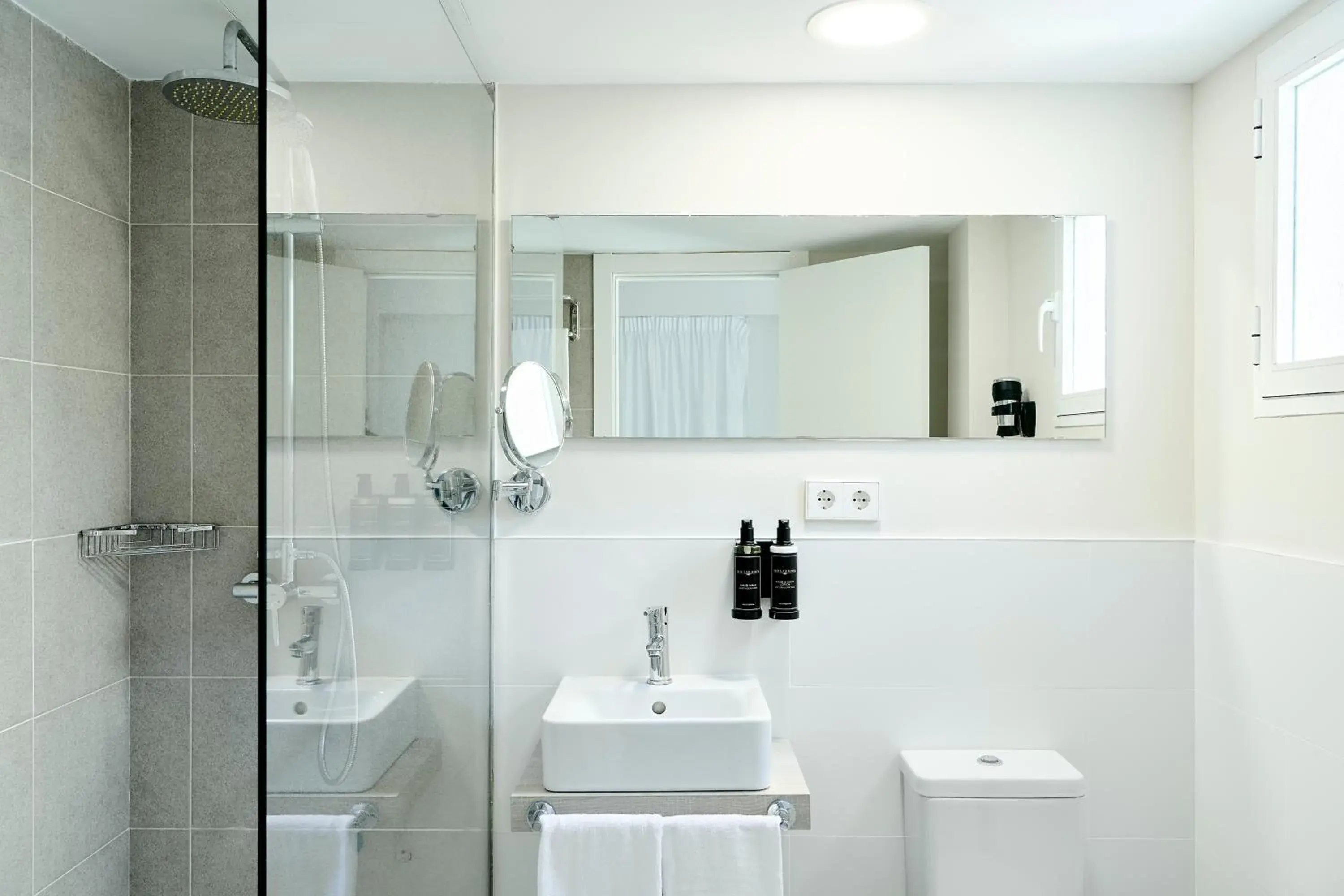 Deluxe Room in Exe Portals Nous Deluxe Room in Exe Portals Nous