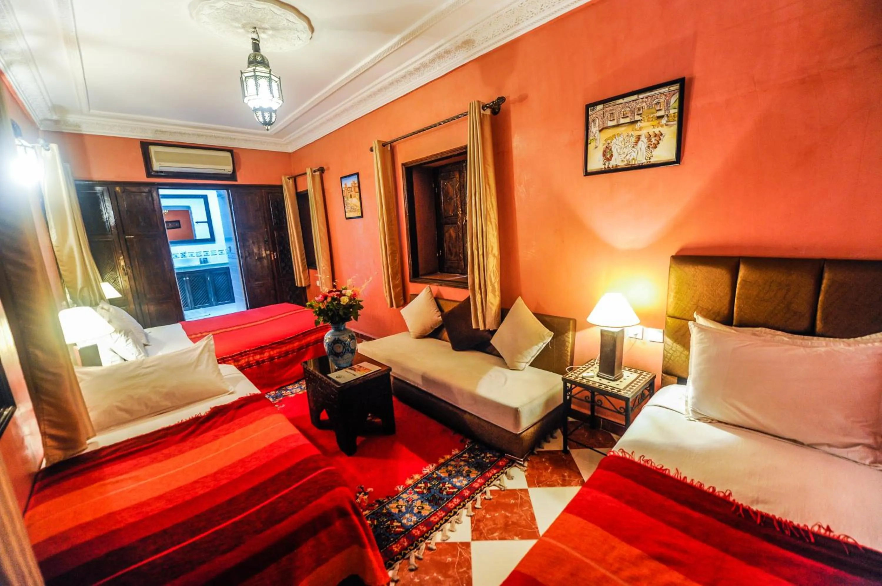 Photo of the whole room, Bed in Riad Errabii & Spa