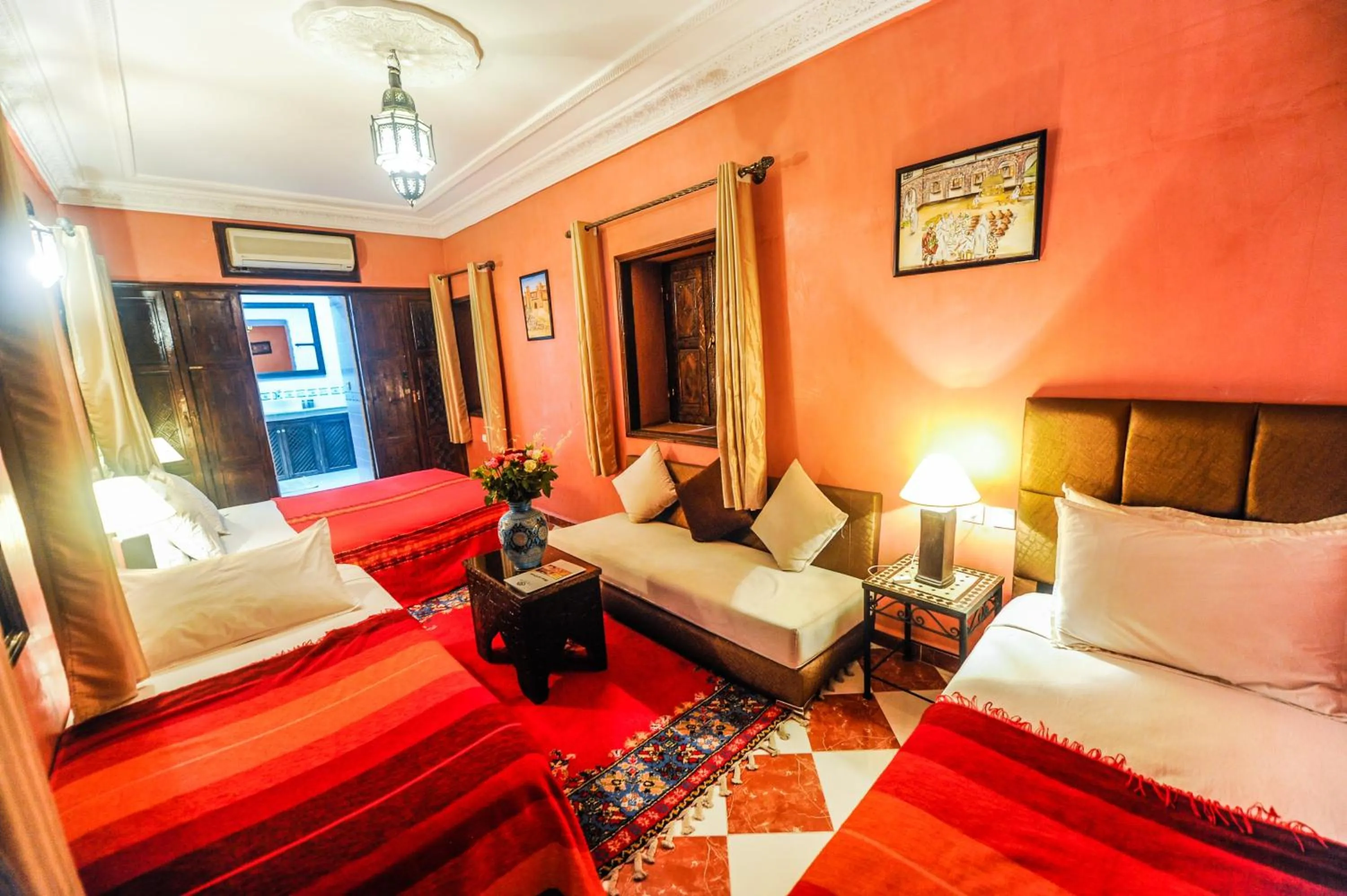 Photo of the whole room, Bed in Riad Errabii & Spa