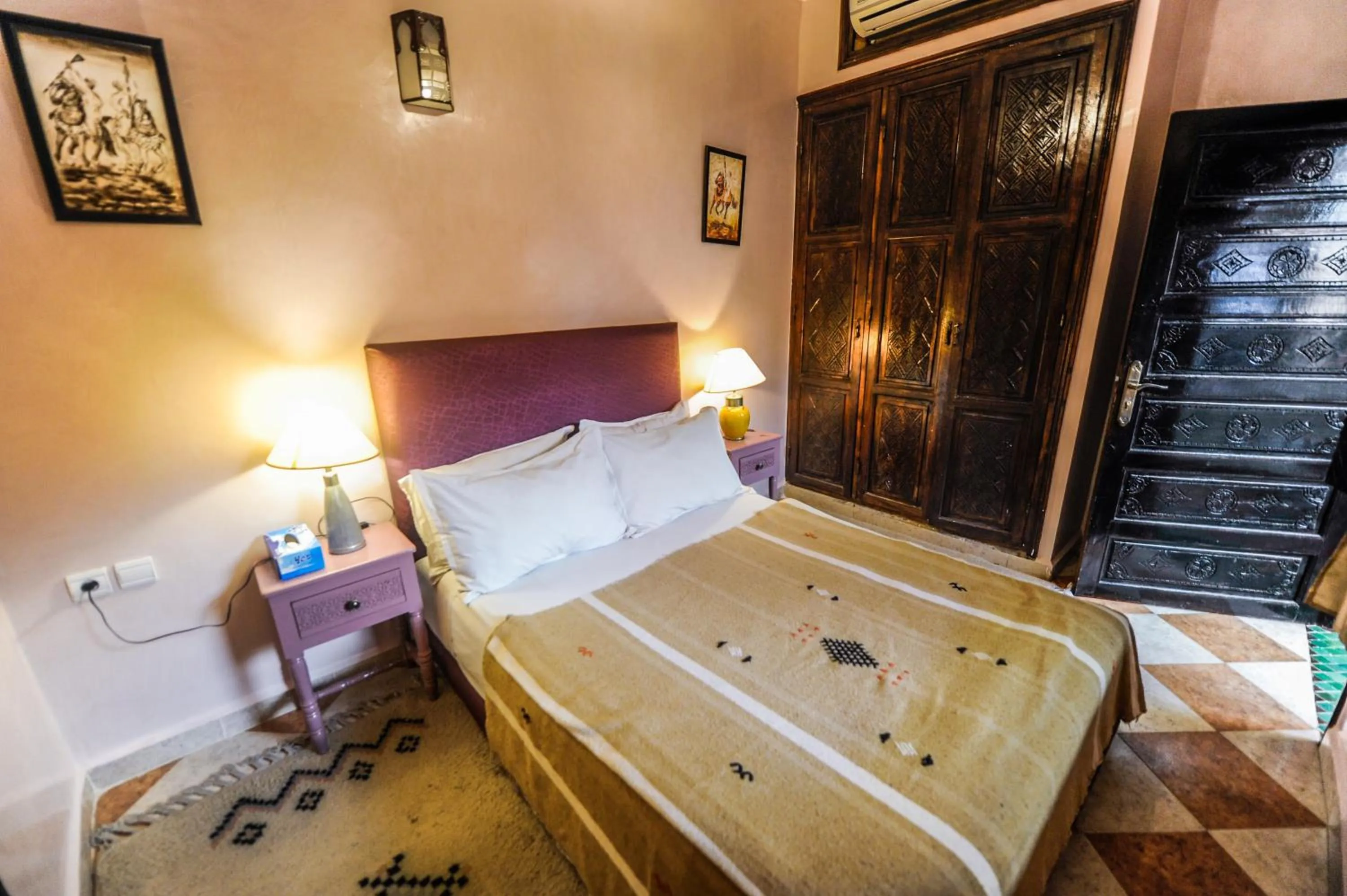 Bed in Riad Errabii & Spa