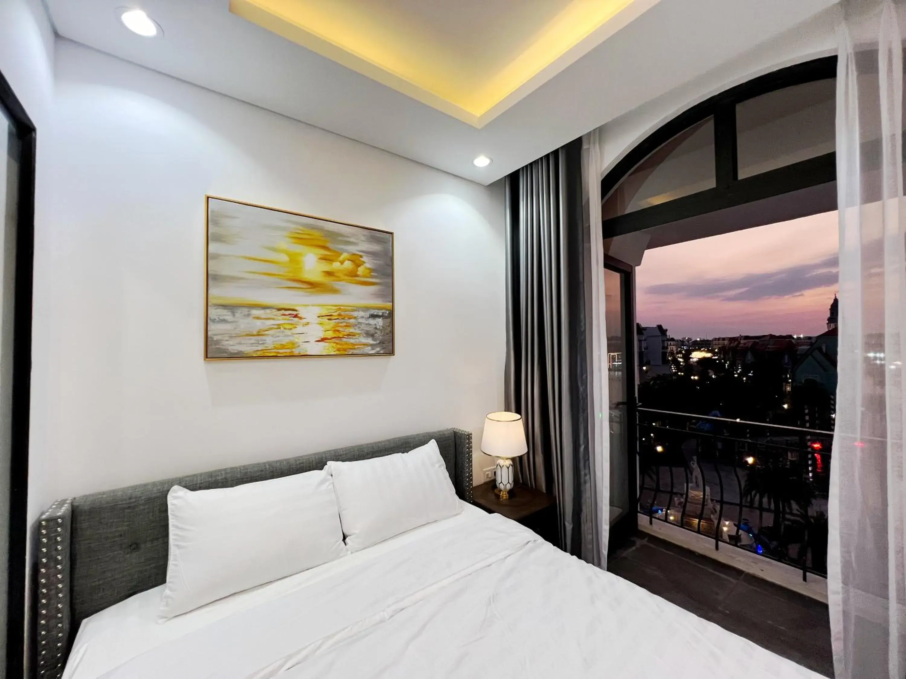 Deluxe Double Room with Balcony in Legacy Hotel - Grand World Phú Quốc Deluxe Double Room with Balcony in Legacy Hotel - Grand World Phú Quốc