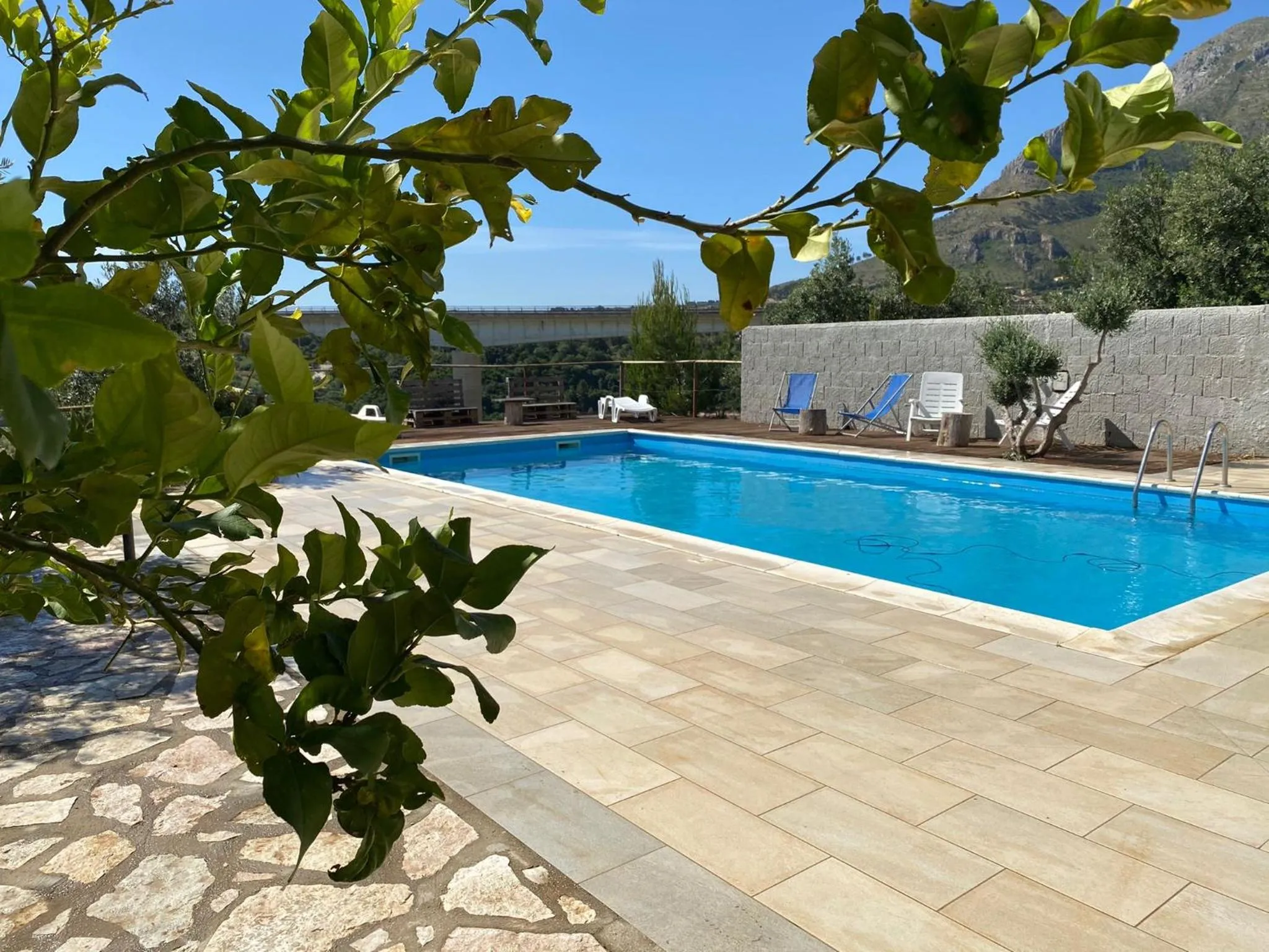 Swimming pool in B&B Pelagos