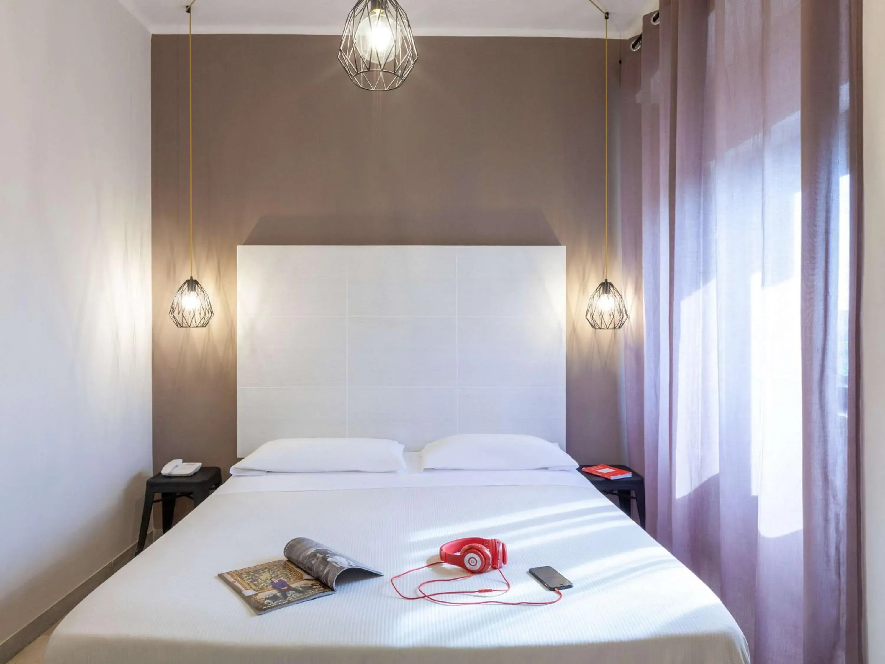 Photo of the whole room, Bed in ibis styles Trani Photo of the whole room, Bed in ibis styles Trani