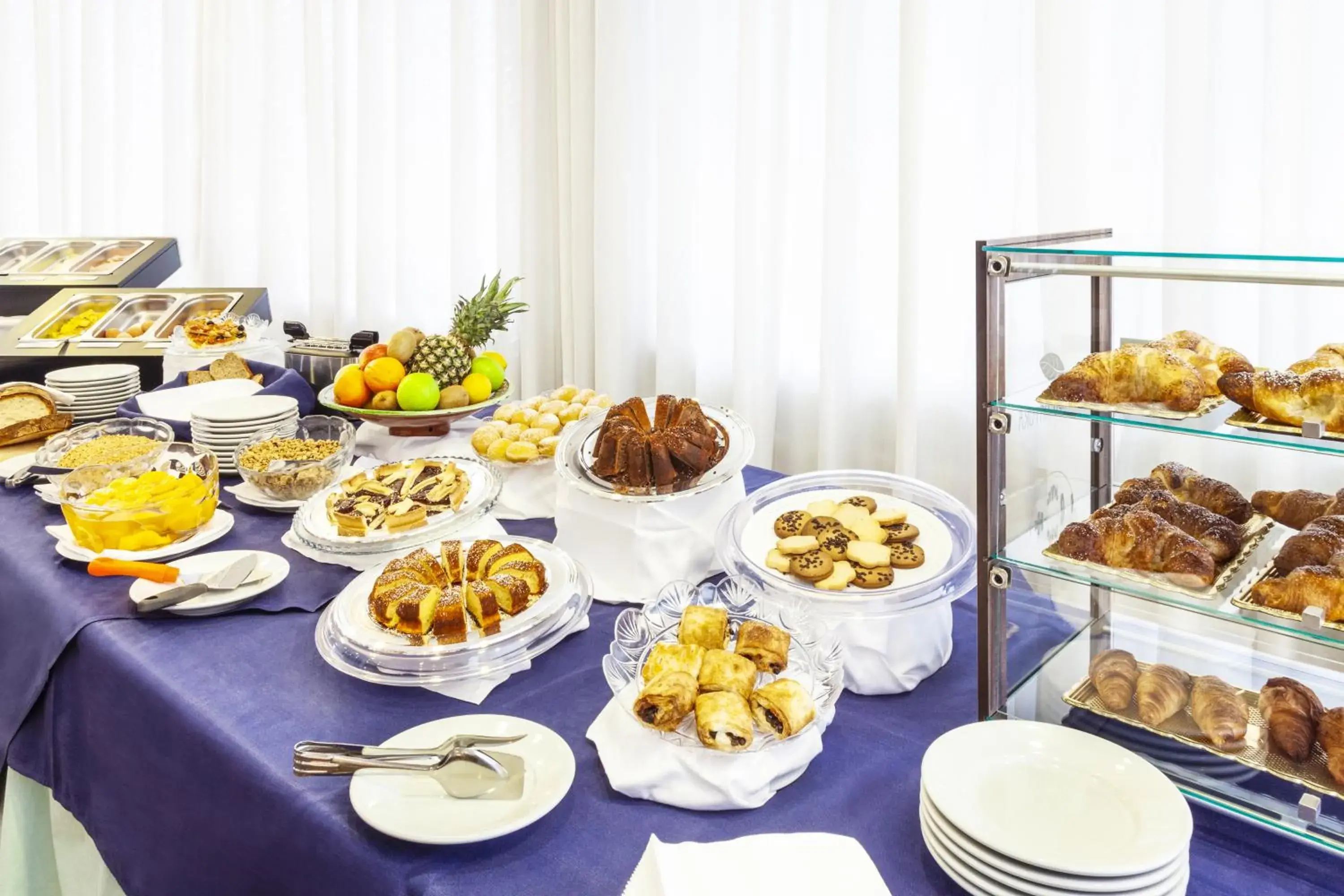 Buffet breakfast in ibis styles Trani Buffet breakfast in ibis styles Trani