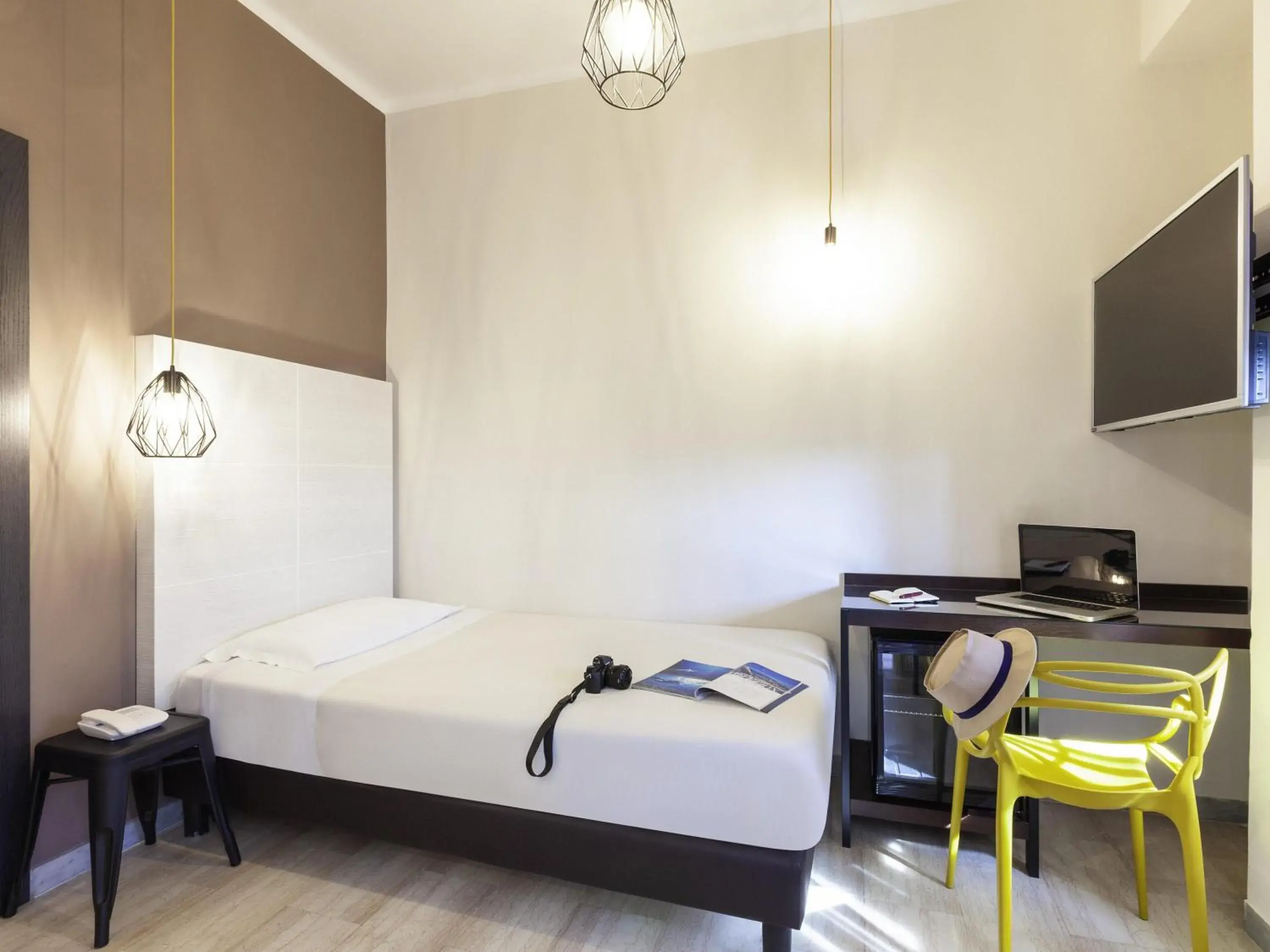 Property building, Bed in ibis styles Trani Property building, Bed in ibis styles Trani