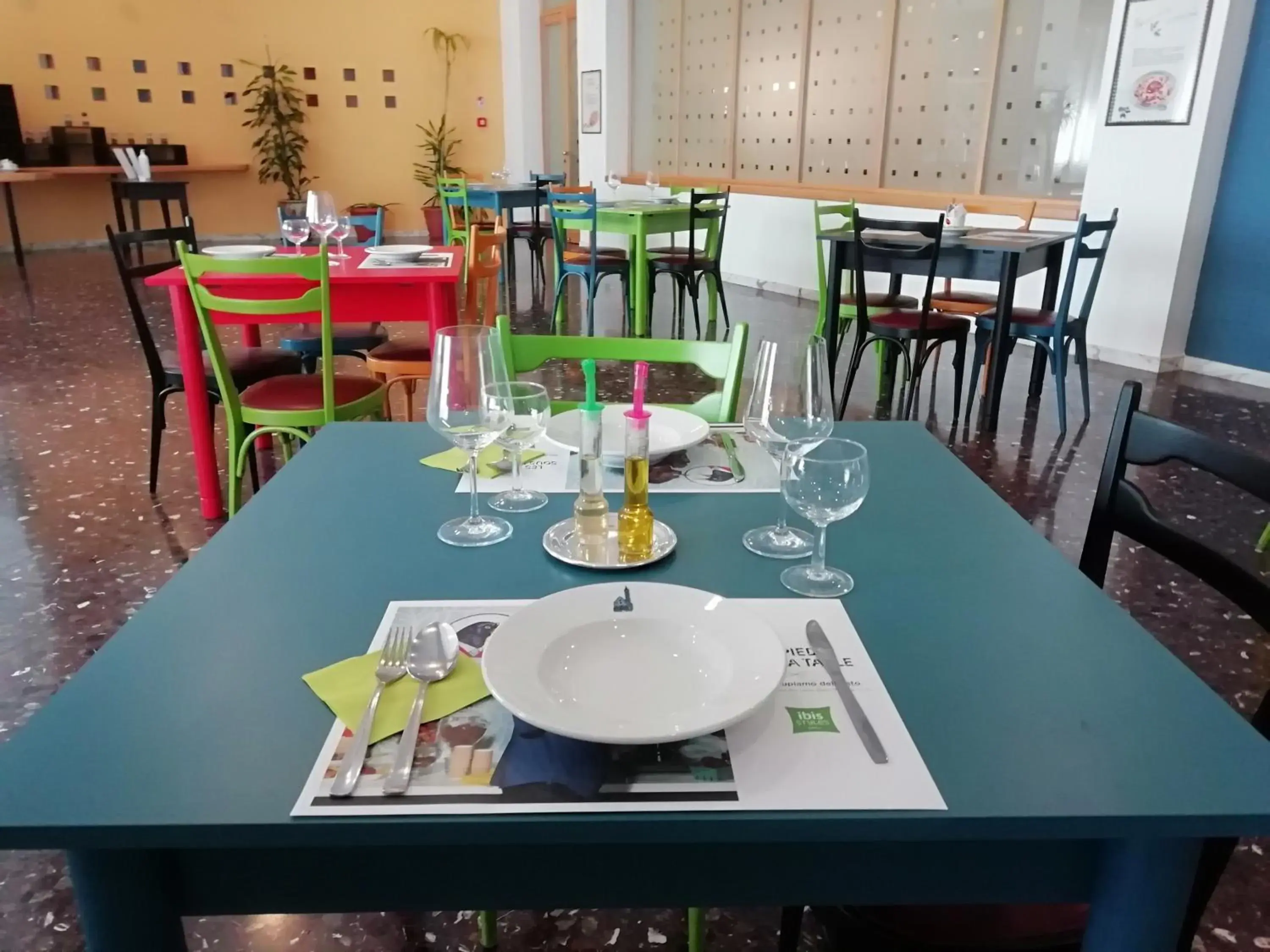 Restaurant/places to eat in ibis styles Trani Restaurant/places to eat in ibis styles Trani