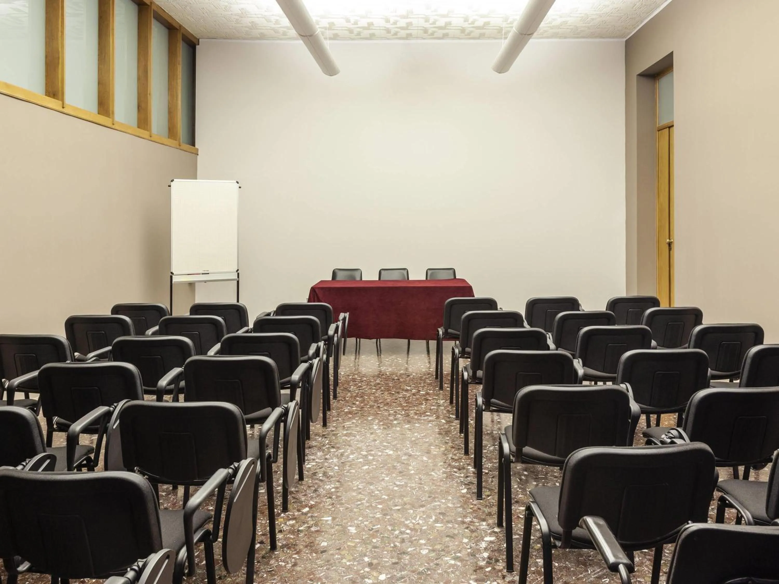 Meeting/conference room in ibis styles Trani