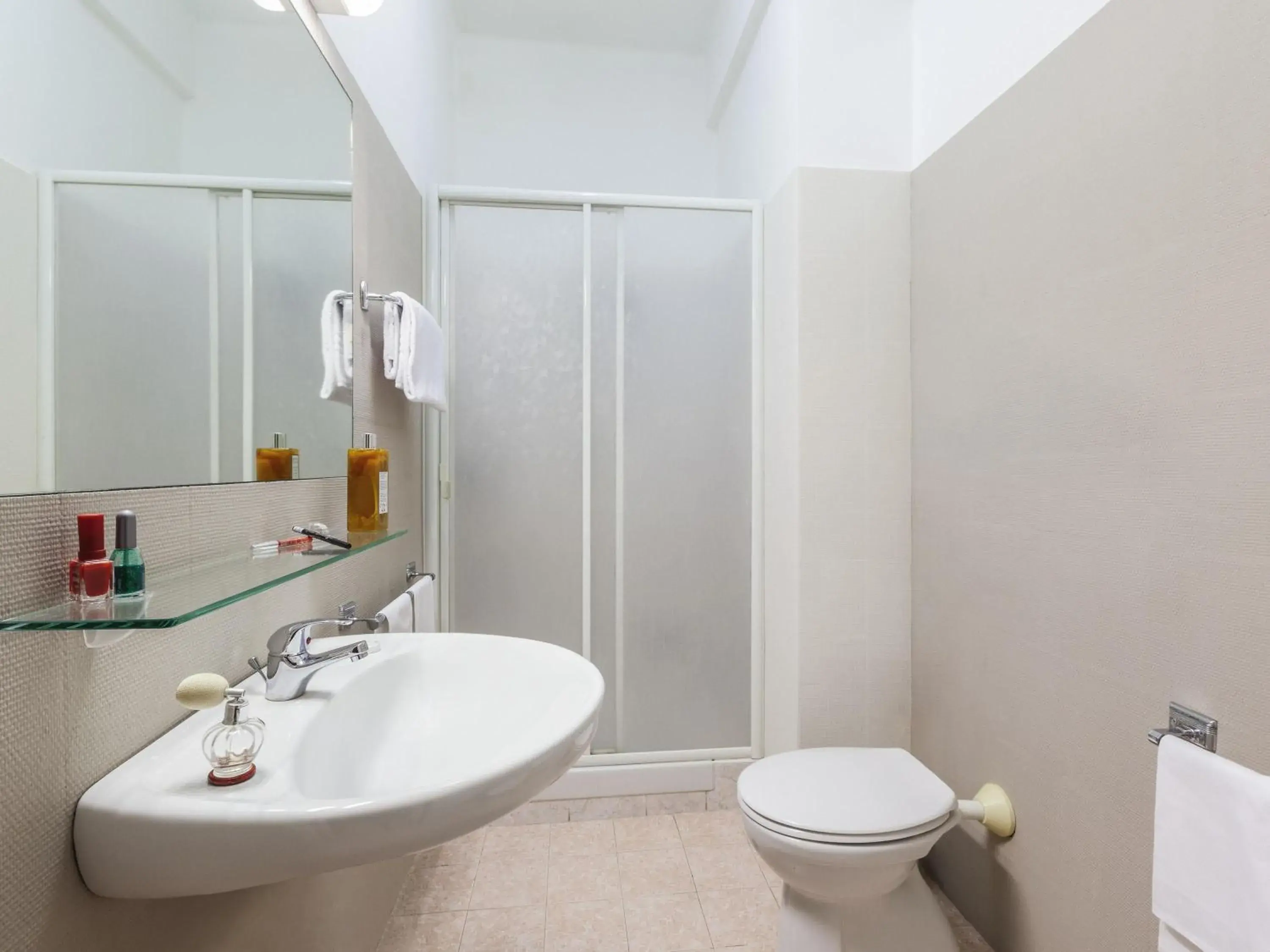 Bedroom in ibis styles Trani Bedroom in ibis styles Trani